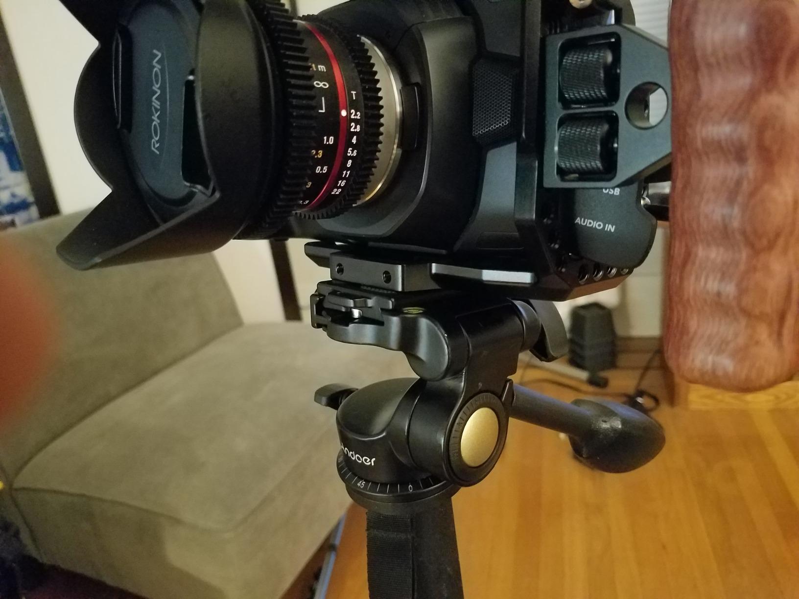 Andoer Camera Tripod Handle Ball Head 3-Way Fluid Head with Quick Release Plate 360 Degree Rotation for Canon Nikon Sony DSLR Camera Max. Load 6Kg customer photo 2