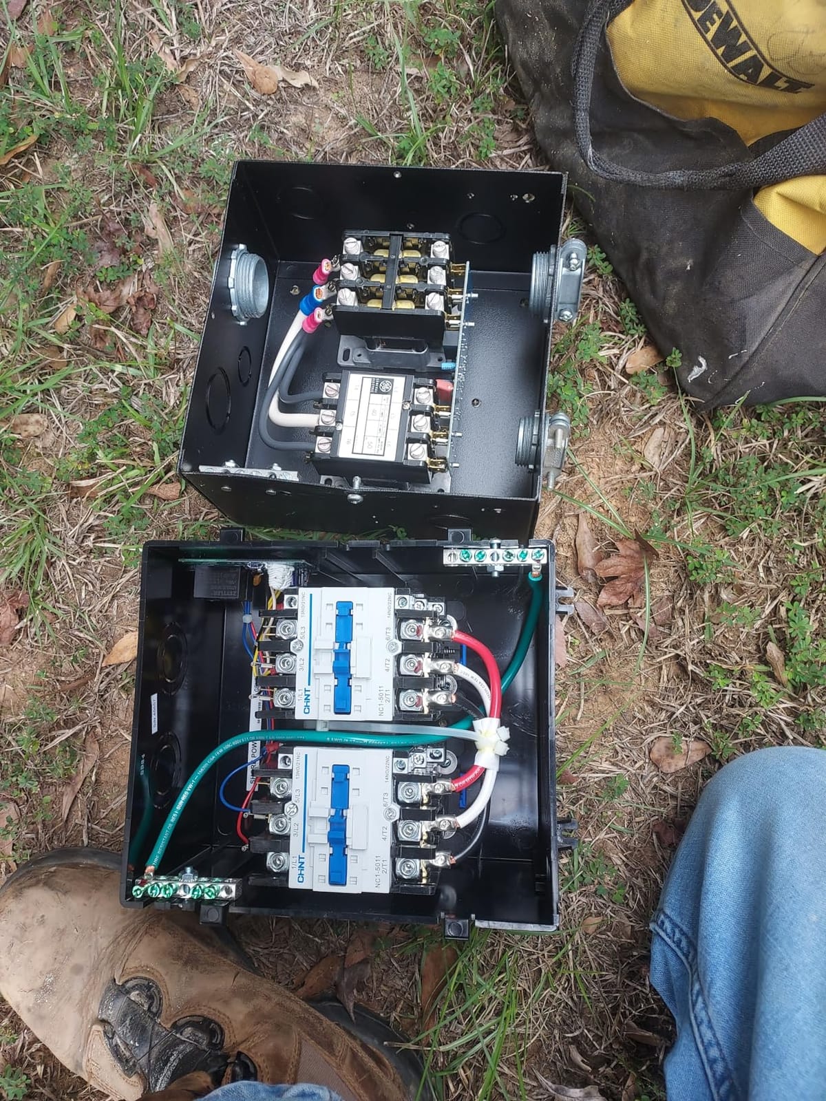 Technology Research (40100 50 Amp Surge Guard Automatic Transfer Switch,Black customer photo 1