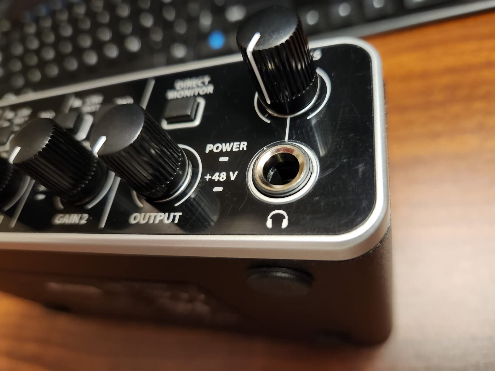 Behringer UMC202HD Audiophile 2x2, 24-Bit/192 kHz USB Audio Interface with Midas Mic Preamplifiers | For Recording Microphones and Instruments customer photo 2