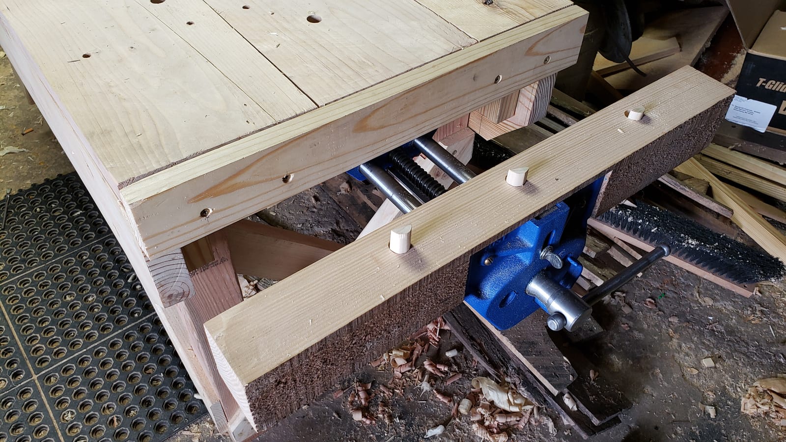 Yost Vises M7WW Rapid Action Woodworking Vise | Quick Release Lever for Quick Adjustments | 7 Inch Jaw Width | Made with Heavy-Duty Cast Iron | Blue customer photo 2