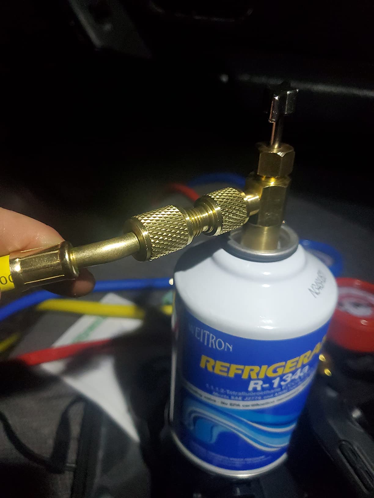 XtremepowerUS 3CFM 1/4HP Vacuum Pump HVAC R134a, R12, R22, R410a, A/C Refrigeration R134 Can Tap Adapter, R134 Quick Connector AC Manifold Gauge Air Conditioner Oil Bottle w/Bag customer photo 1