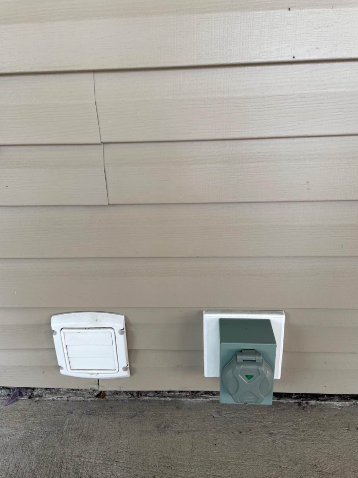 306A Pro/Tran2 30-Amp 6-Circuit 2 Manual Transfer Switch with Optional Power Inlet customer photo 1