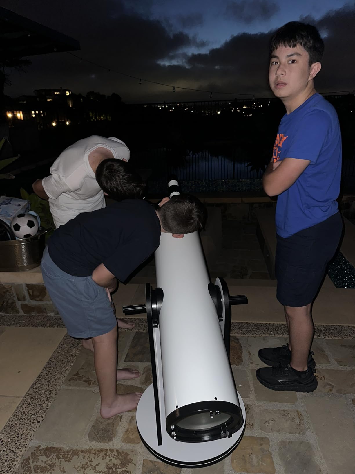 Sky-Watcher Classic 200 Dobsonian 8-inch Telescope – Solid-Tube – Simple, Traditional Design – Easy to Use, Perfect for Beginners, White (S11610) customer photo 1