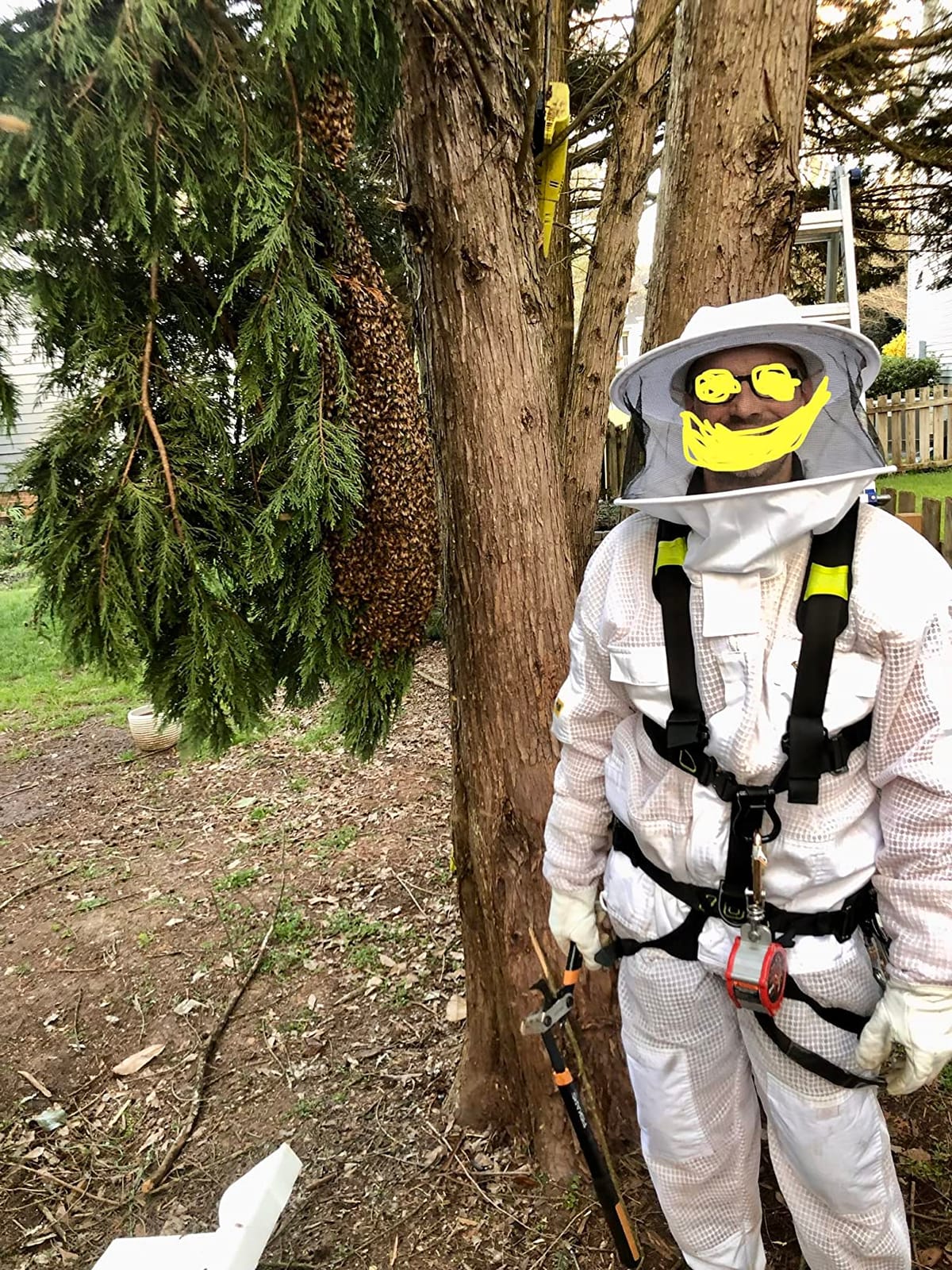 3 Layer Ventilated Bee Suit for Men & Women, Sting Proof Beekeeping Suit with Fencing & Round Veil, Professional Beekeeper Suit & Gear (M) customer photo 1