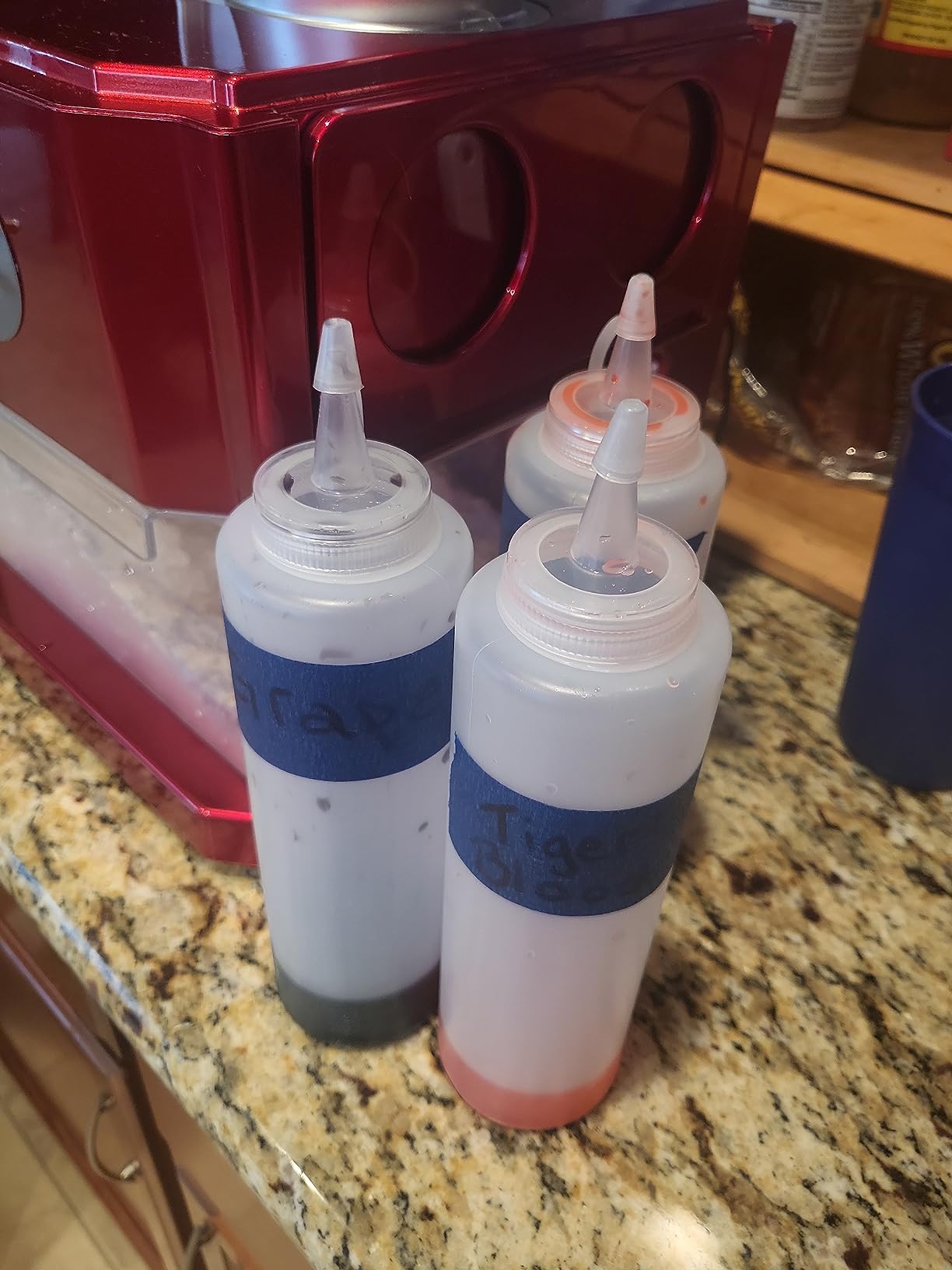 Cuisinart Snow Cone Machine, 90 W Motor, Interlock Safety, 4 Reusable Cones, Compact Design, Countertop, Red customer photo 1
