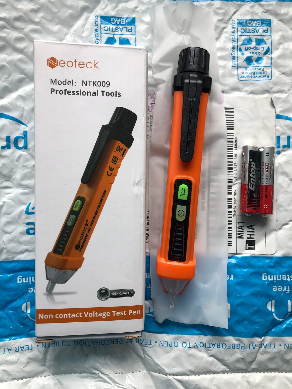 Neoteck Non Contact Voltage Detector 12-1000V AC Voltage Tester customer photo 1