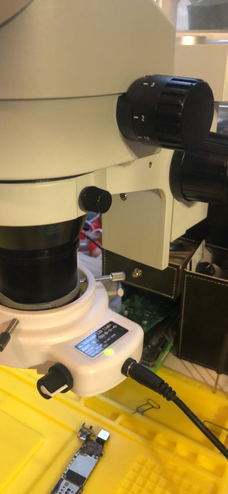 Binocular Stereo Zoom Microscope 3.5X-90X, 144-LED Light customer photo 1