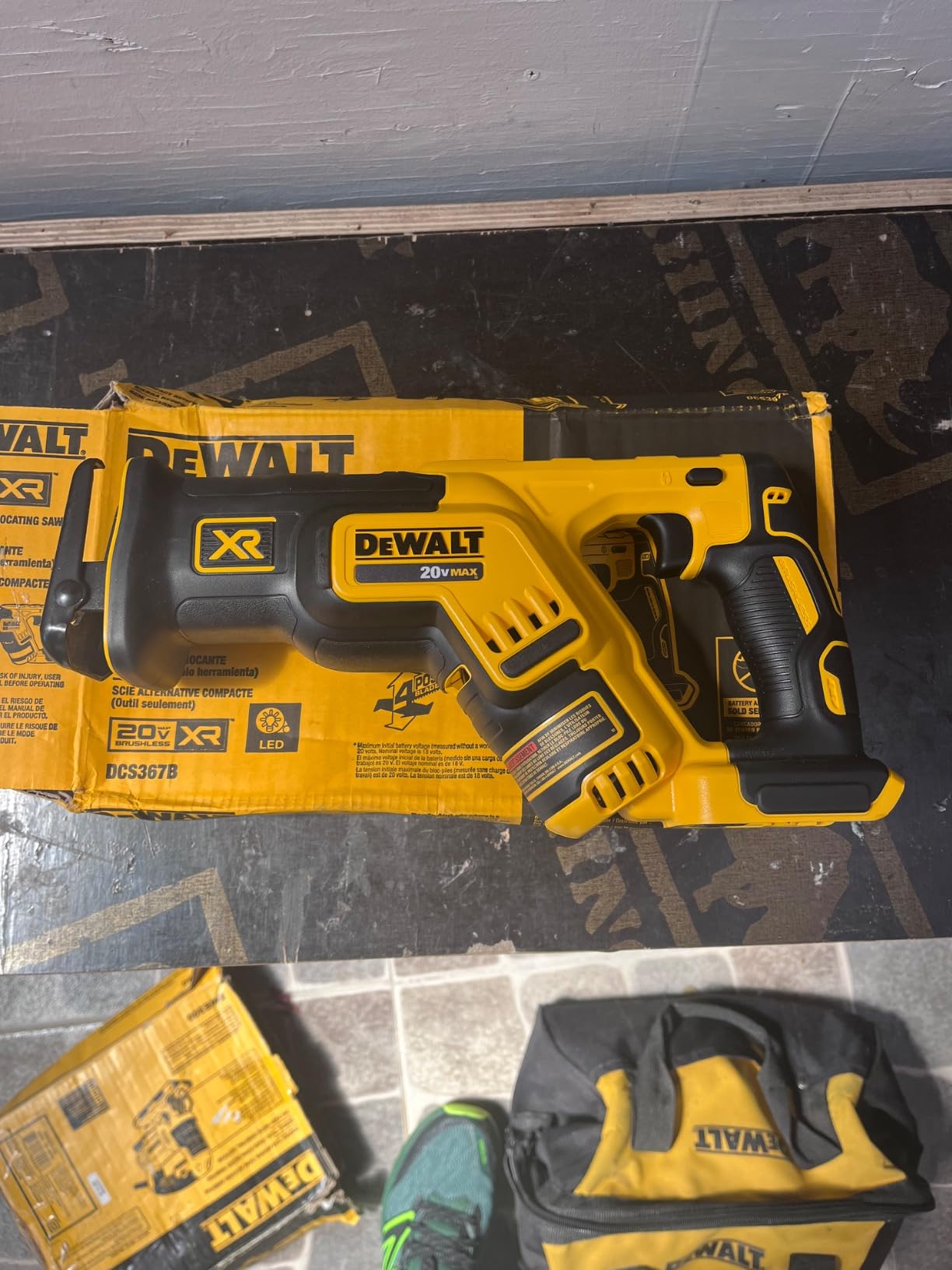DEWALT 20V MAX XR Reciprocating Saw Cordless, Brushless, Compact,Variable Speed, Pivoting Head, LED Light, Tool Only (DCS367B) customer photo 1