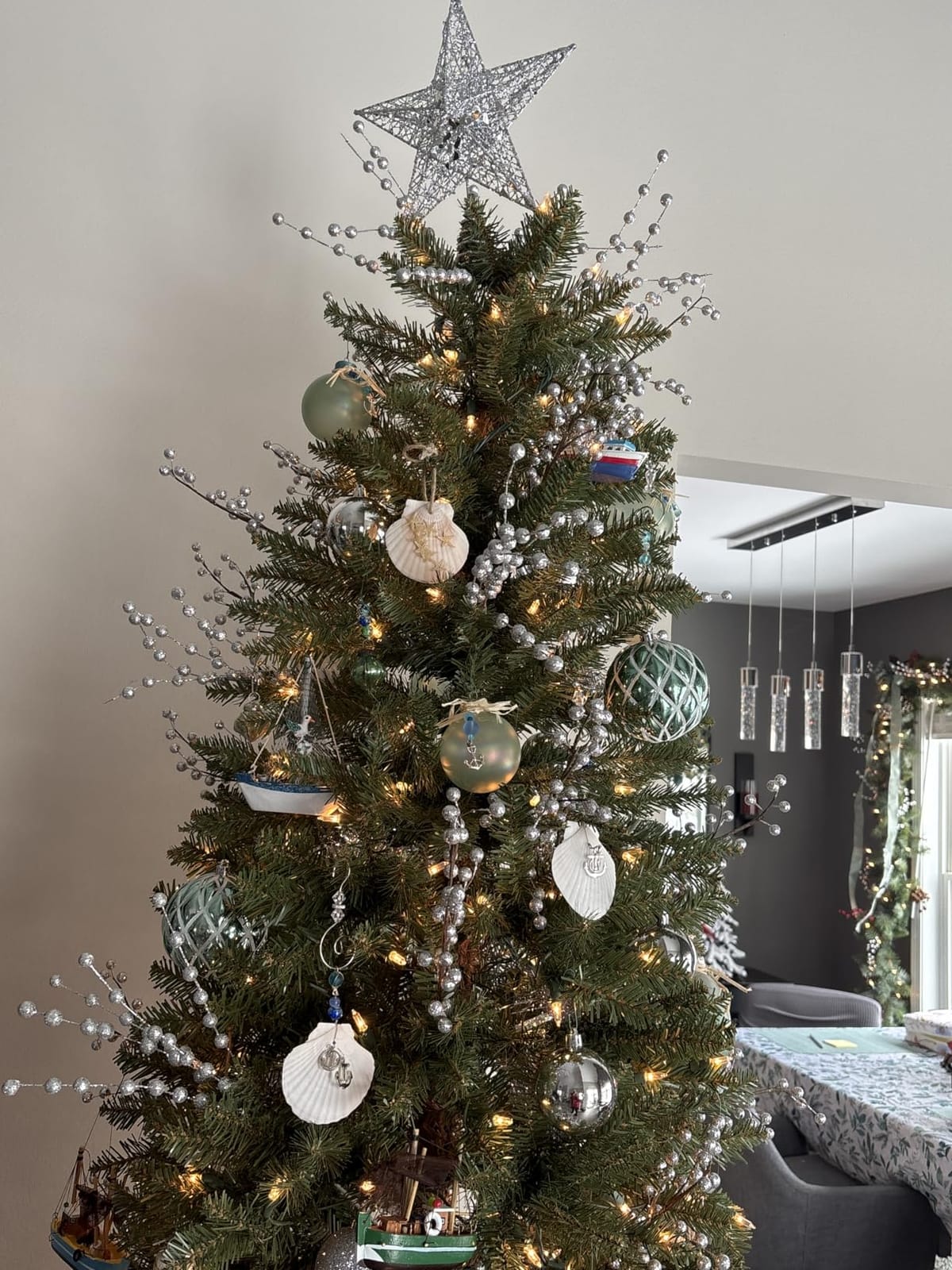 Puleo International 7.5ft Pre-Lit Fraser Fir Pencil Christmas Tree customer photo 1