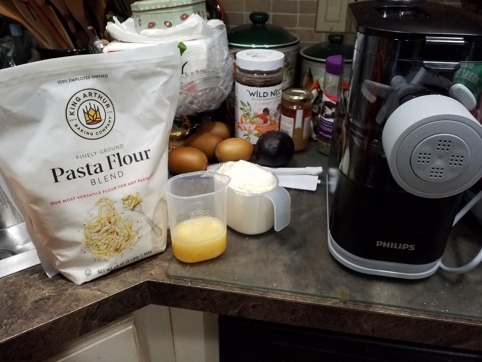 Philips Kitchen Appliances Compact Pasta and Noodle Maker, Viva Collection, Comes with 3 Default Classic Pasta Shaping Discs, Fully Automatic, Recipe Book, Small, White (HR2370/05) customer photo 2