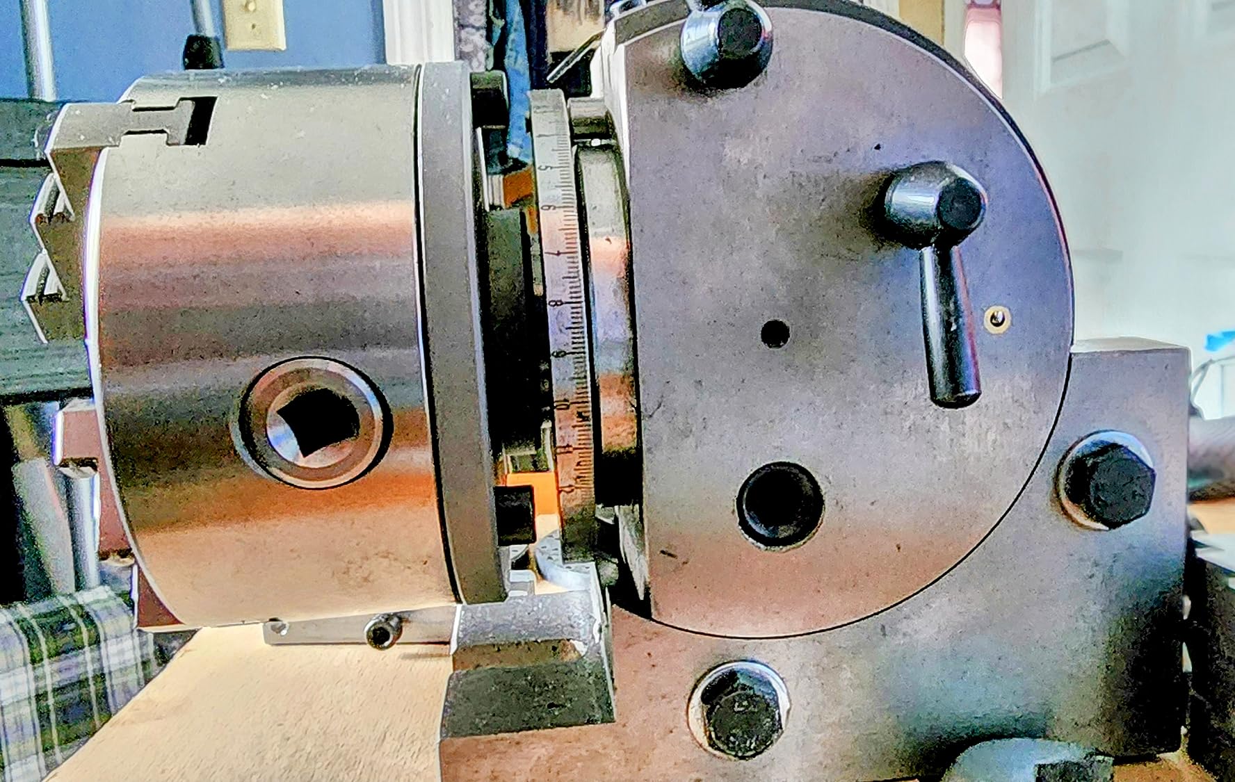 Vevor 5Inch 3 Jaw Chuck Dividing Head Set Precision Semi Universal Dividing Head for Milling Machine Rotary Table Tailstock Milling Set customer photo 1
