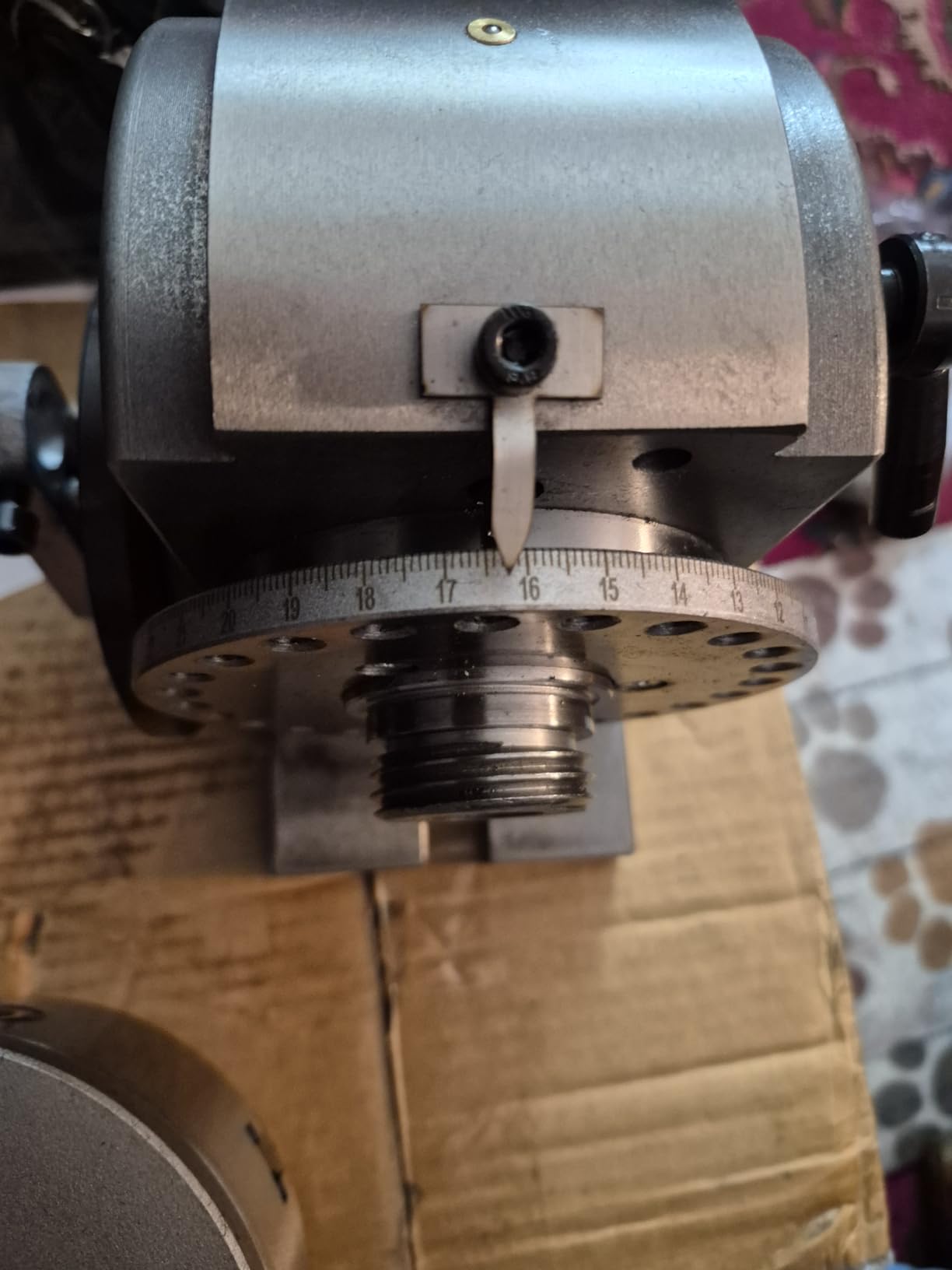 Vevor 5Inch 3 Jaw Chuck Dividing Head Set Precision Semi Universal Dividing Head for Milling Machine Rotary Table Tailstock Milling Set customer photo 2