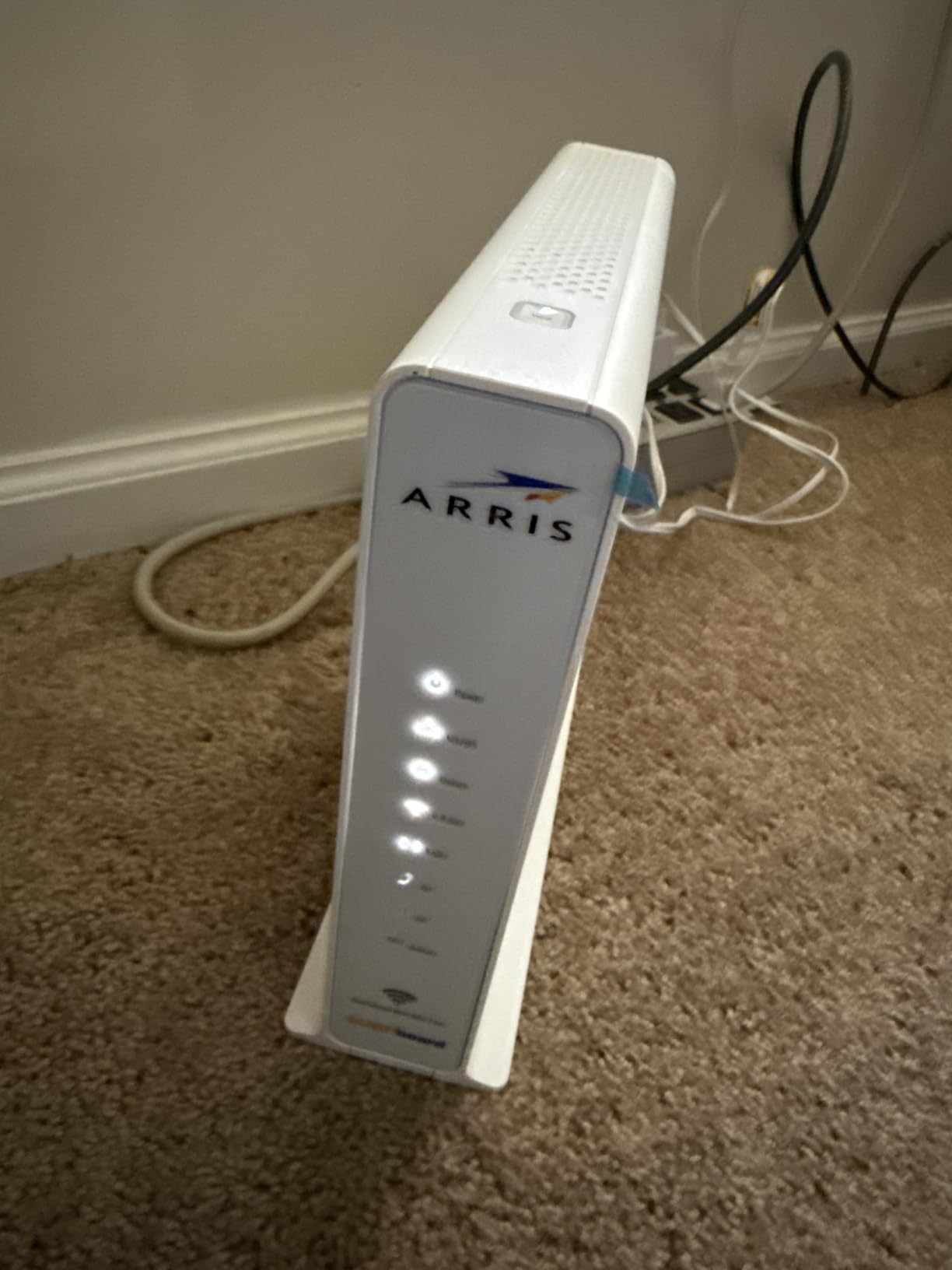 ARRIS SURFboard SVG2482AC DOCSIS 3.0 Cable Modem & AC2350 Wi-Fi Router, Comcast Xfinity Internet & Voice, Four 1 Gbps Ports, 2 Telephony Ports for Digital Voice, Up to 800 Mbps customer photo 2