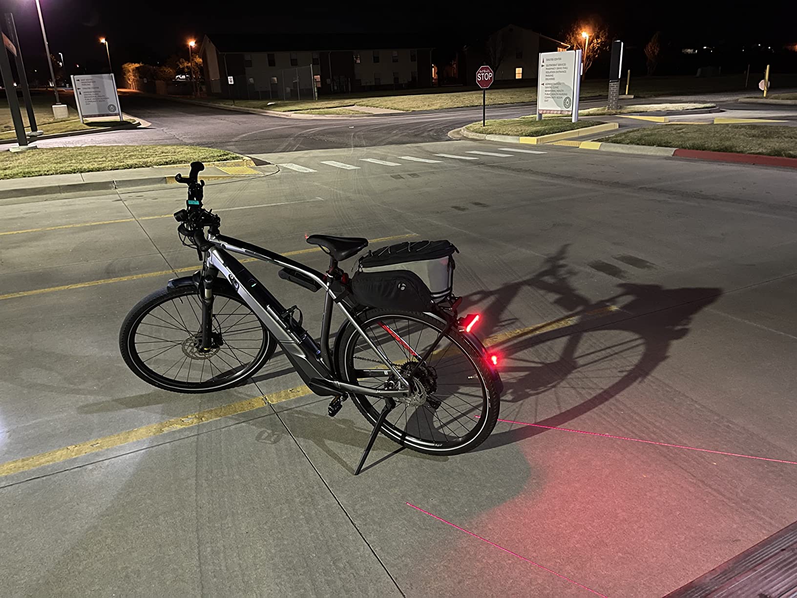 MEILAN X5 Smart Bike Tail Light with Turn Signals and Automatic Brake Light Wireless Remote Control Bike Rear Light Back USB Rechargeable Safety Warning Cycling Light Fits on Any Road Bicycle customer photo 1