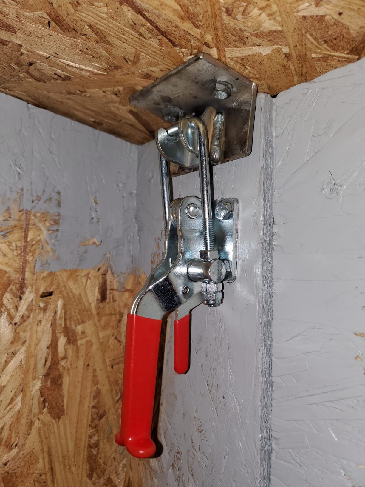 POWERTEC 2PK Toggle Clamp, 100lbs Holding Capacity, 301A Quick Release Push Pull Clamp for Woodworking Jigs and Fixtures, Pocket Hole Jigs, Welding, Crosscut Sled, CNC (20323) customer photo 1