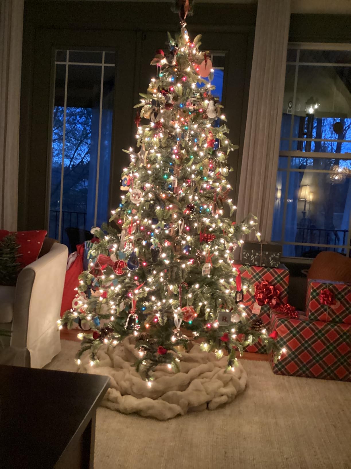 Puleo International 6.5ft Pre-Lit Aspen Fir Artificial Christmas Tree customer photo 1