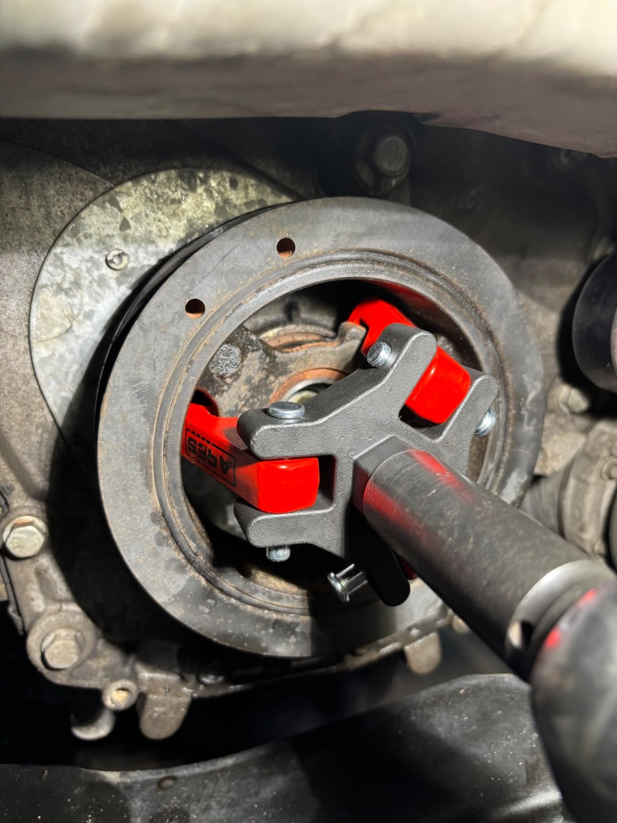 ARES 71002 - Harmonic Balancer Puller Kit - Adjustable 3-Jaw Puller Fits Most Late Model Automobiles & Trucks - Remove Damper Pulleys in Tight Engine Compartments Without Removing The Radiator customer photo 1