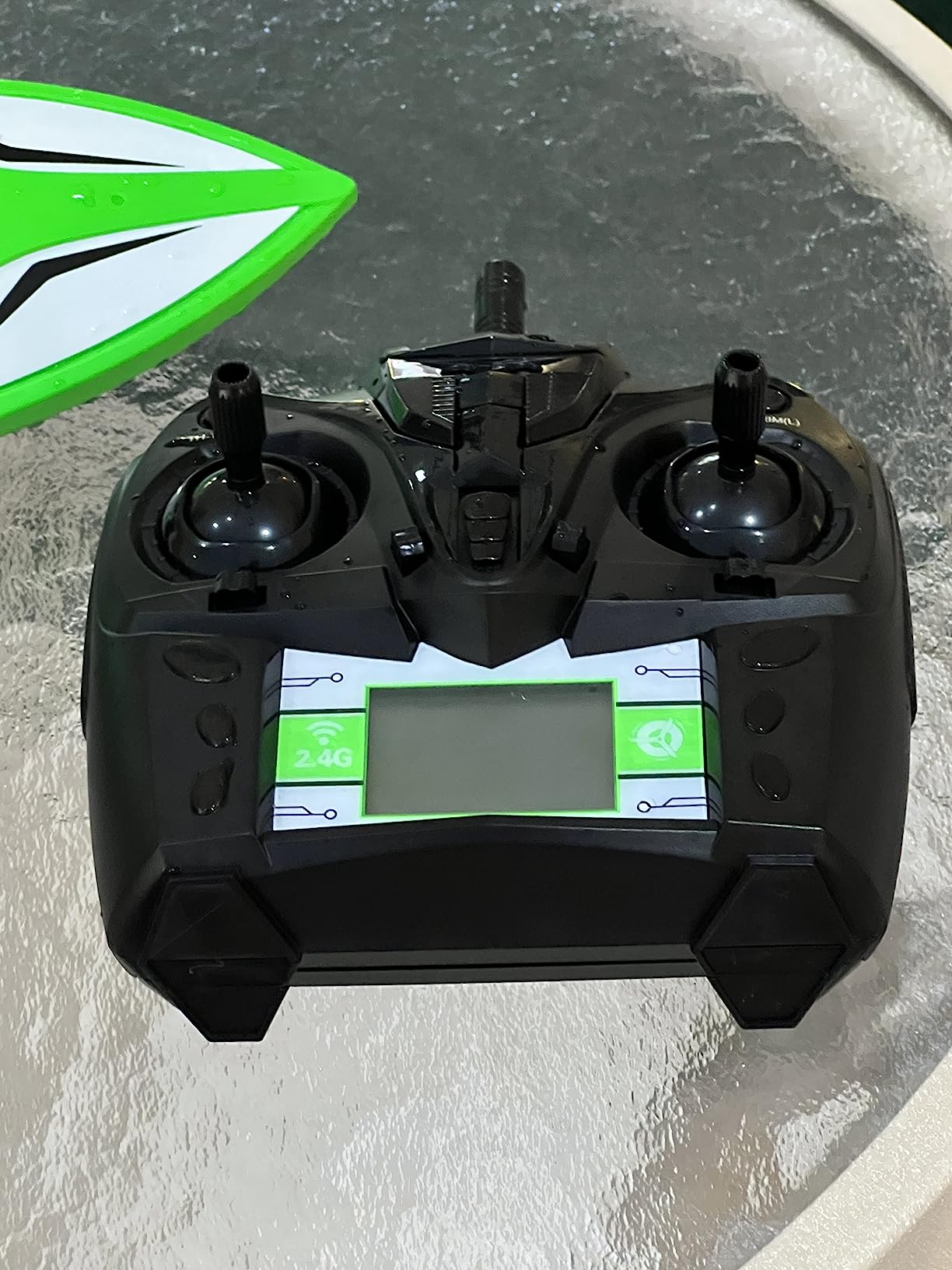 Force1 Velocity Green Fast RC Boat- Remote Control Boats for Adults and Kids, Underwater Speed Racing Mini RC Toy for Pools and Lakes, 2.4GHZ Transmitter, 2 Rechargeable Batteries, Low Battery Alert customer photo 1