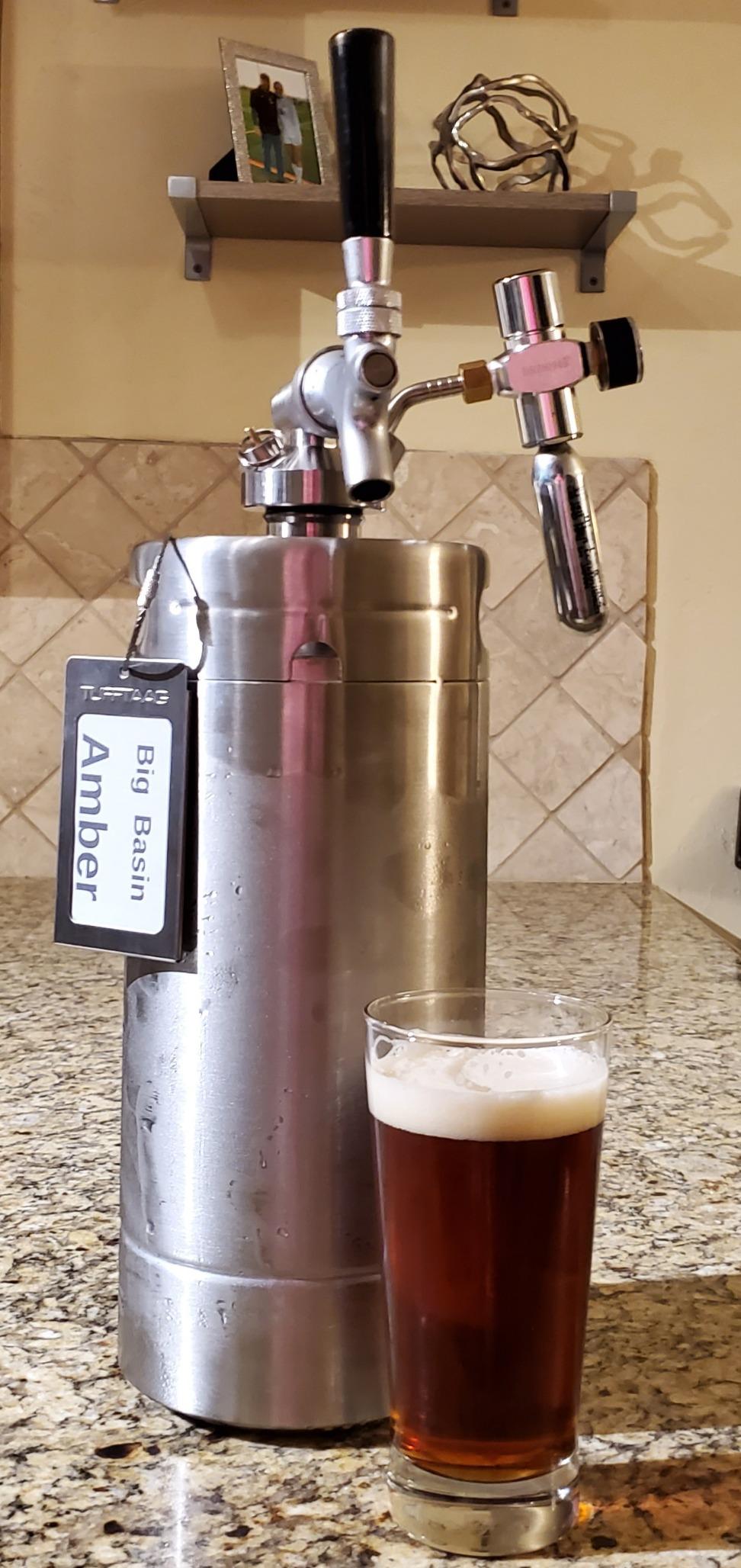 NutriChef Pressurized Growler Tap System, 64oz Stainless Steel Mini Keg Dispenser Portable Kegerator Kit, Co2 Pressure Regulator Keeps Carbonation for Craft Beer, Draft and Homebrew customer photo 1