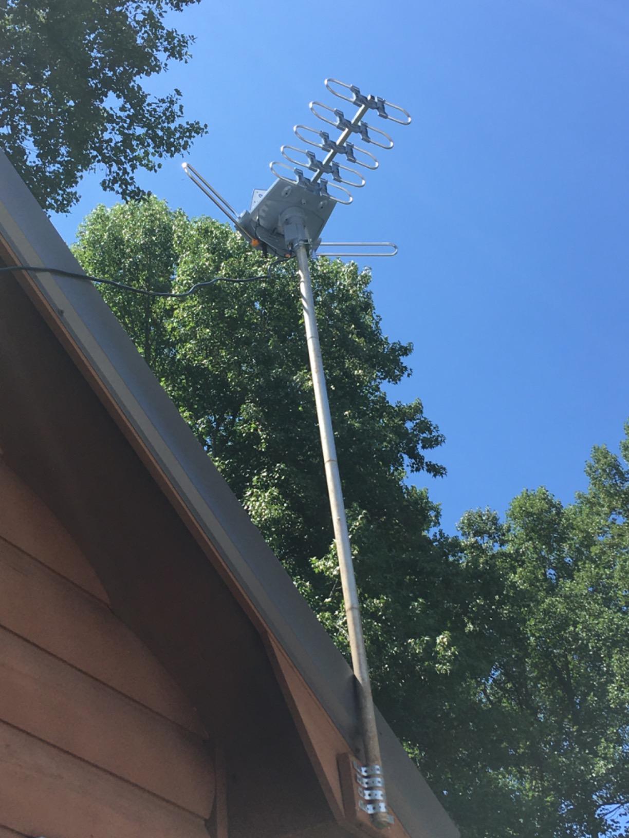 CEKAY 150-Mile Motorized Outdoor TV Antenna, 360° Rotation with Remote, 40 ft Cable | Built-In Amplifier Pulls VHF/UHF OTA Channels in 1080p/4K, Motorized Direction Control Simplifies Outdoor Signal Tuning customer photo 1