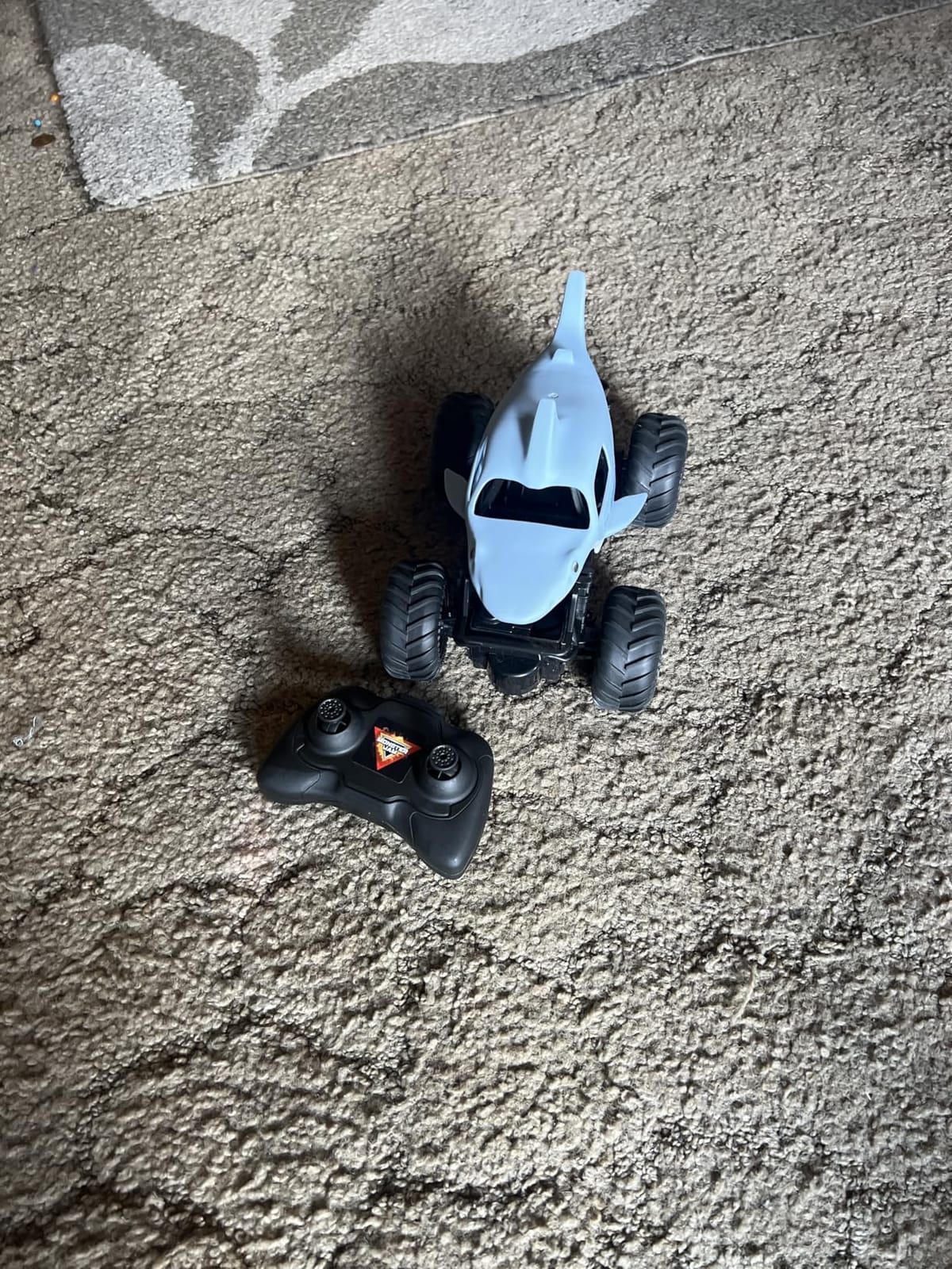 Monster Jam Official Grave Digger Remote Control Monster Truck, 1:24 Scale, 2.4 GHz, for Ages 4 and Up customer photo 1