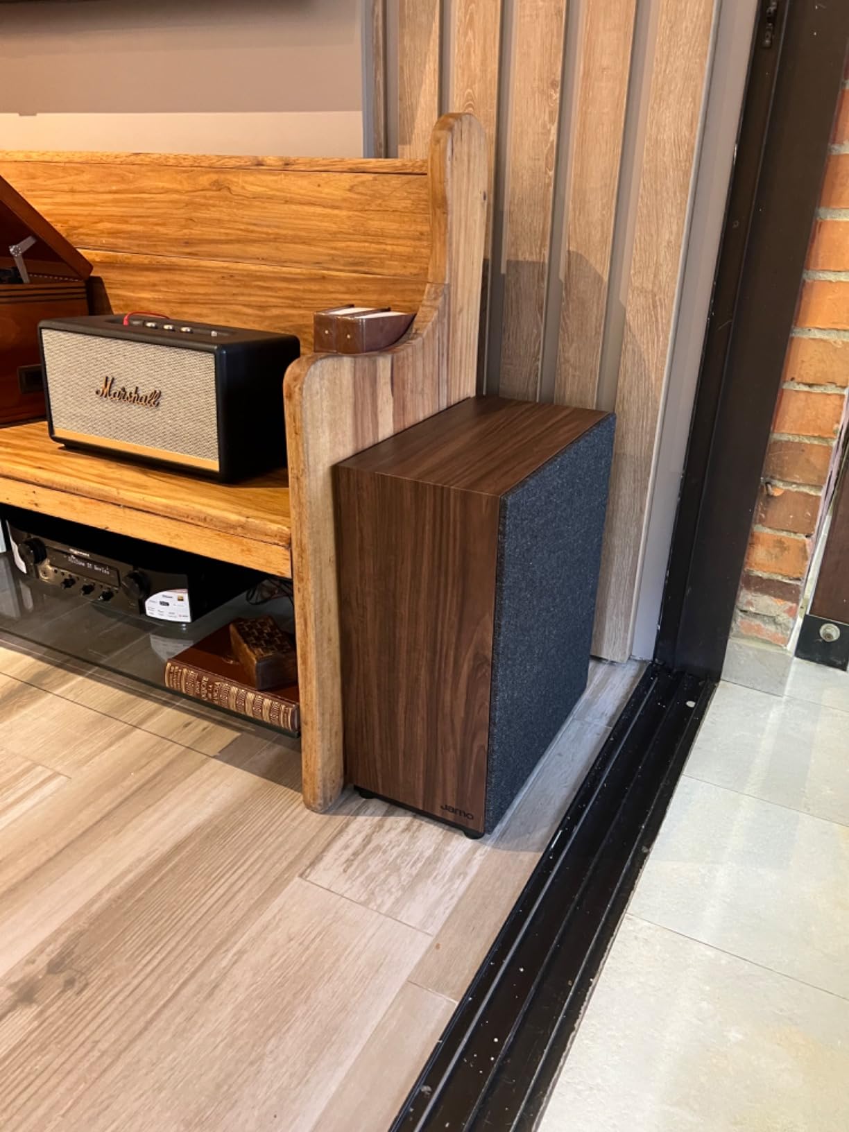 Jamo Studio Series S 810 Subwoofer (Walnut) customer photo 2