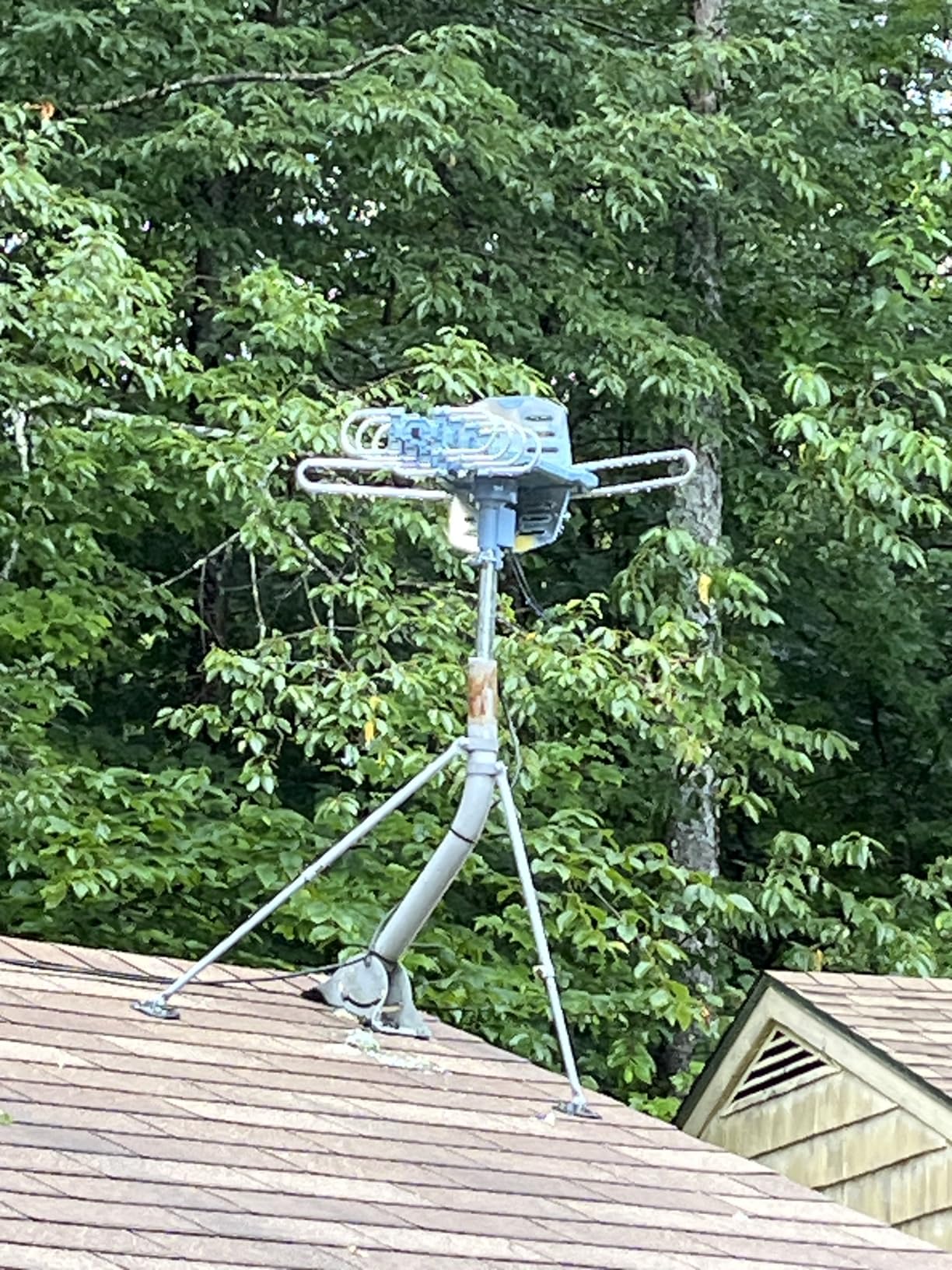 PBD Amplified Outdoor TV Antenna, 360° Remote Rotation, 59 ft RG6 Cable | High-Gain Low-Noise Amplifier, Clear UHF/VHF Local Channel Reception on 4K/1080P TVs, Dual TV Outputs, Grounding Block customer photo 1