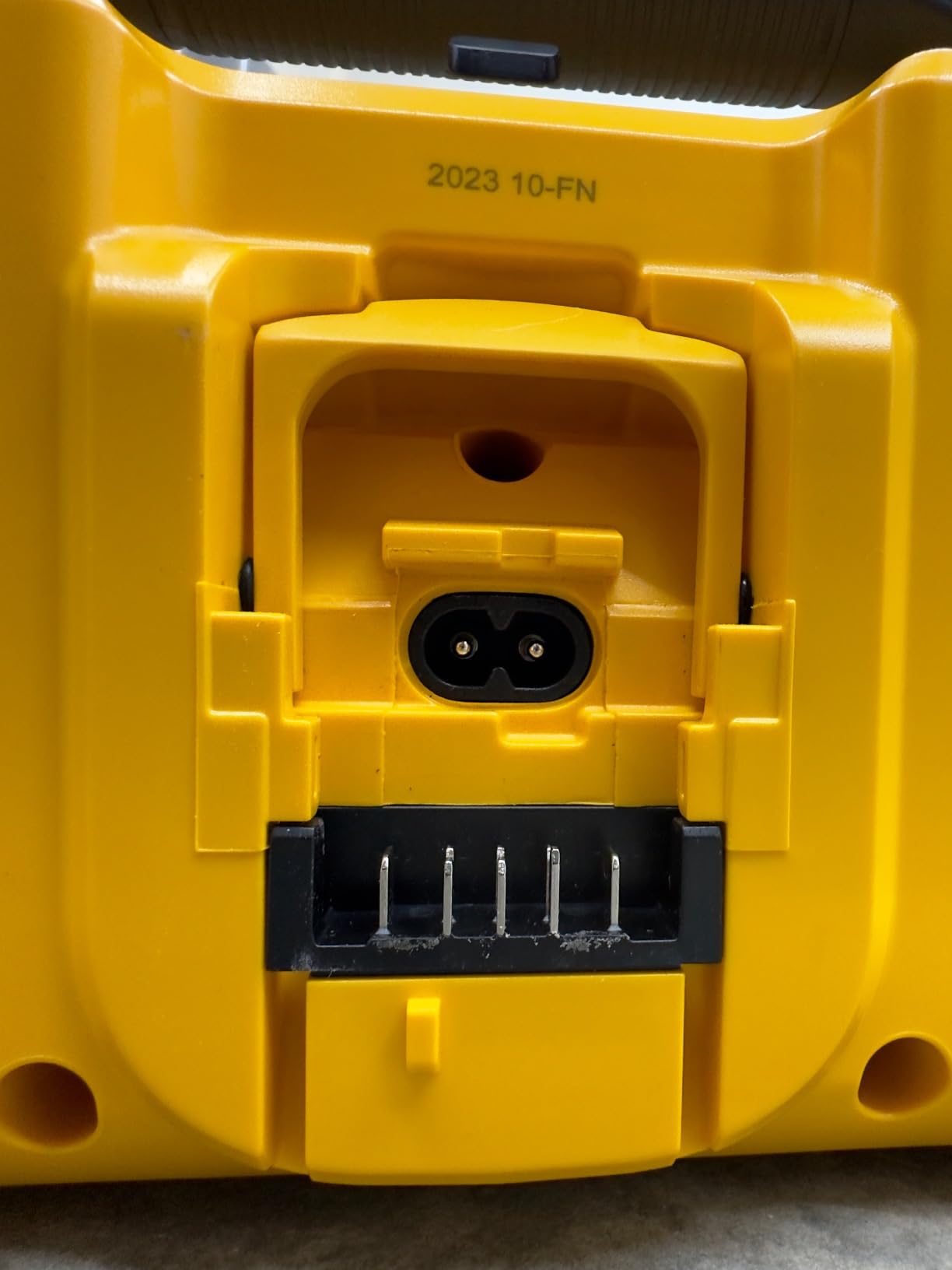 DEWALT 20V MAX Bluetooth Speaker, 100 ft Range, Durable for Jobsites, Phone Holder Included, Lasts 8-10 Hours with Single Charge (DCR010), Black Yellow customer photo 1