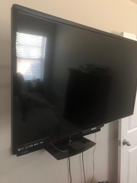 Mount-It! TV Mount with Shelf | Full Motion TV Wall Mount with Floating Entertainment Shelf for Cable Box, DVR | Single Stud Installation | Fits Televisions Up to 55 Inches, VESA 75x75mm to 400x400mm customer photo 1