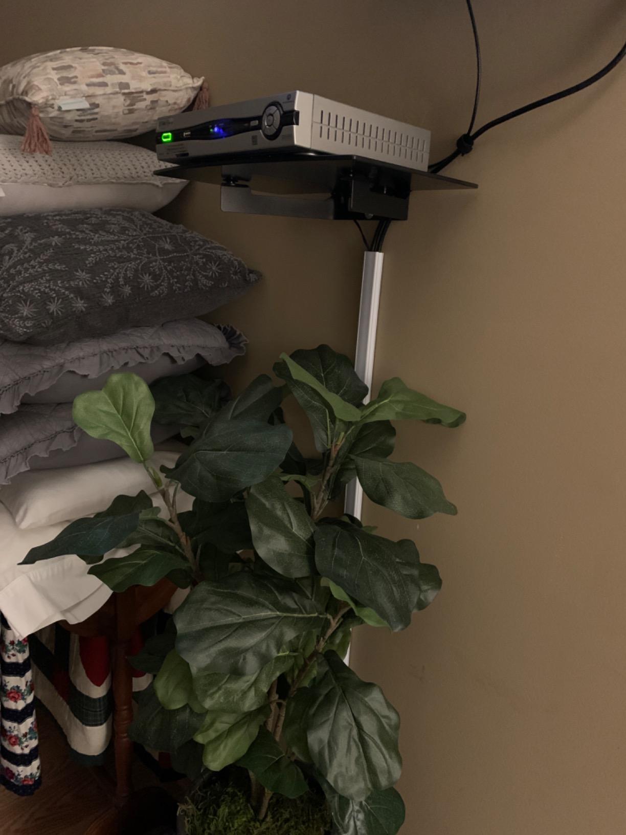 Mount-It! TV Mount with Shelf | Full Motion TV Wall Mount with Floating Entertainment Shelf for Cable Box, DVR | Single Stud Installation | Fits Televisions Up to 55 Inches, VESA 75x75mm to 400x400mm customer photo 2