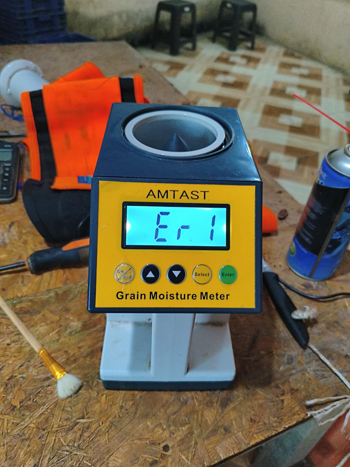 Dual-Display Grain Moisture Meter Seed Humidity Tester for 25 Types Crops customer photo 1