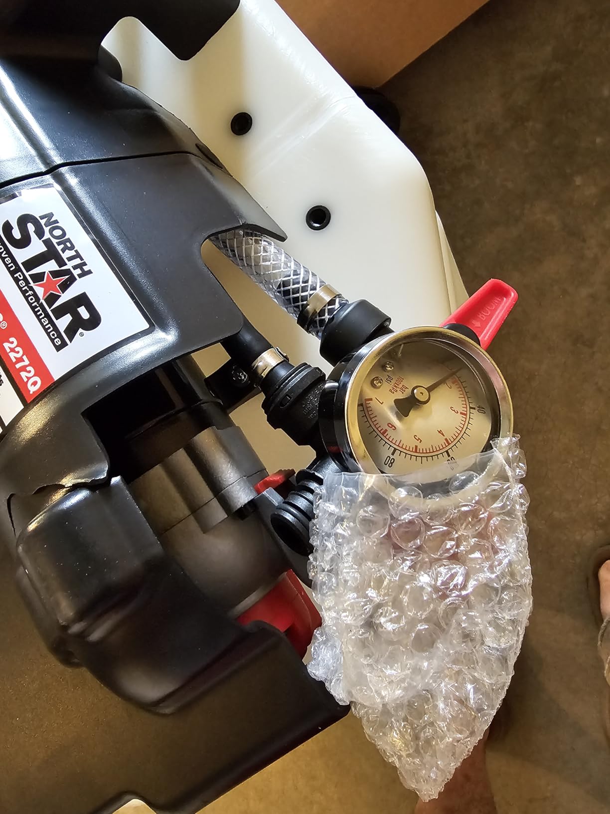 NorthStar 12V Sprayer Pump, 16-Gallon, 2.2 GPM, 12V, 70 PSI, 2-Nozzle Boom customer photo 1