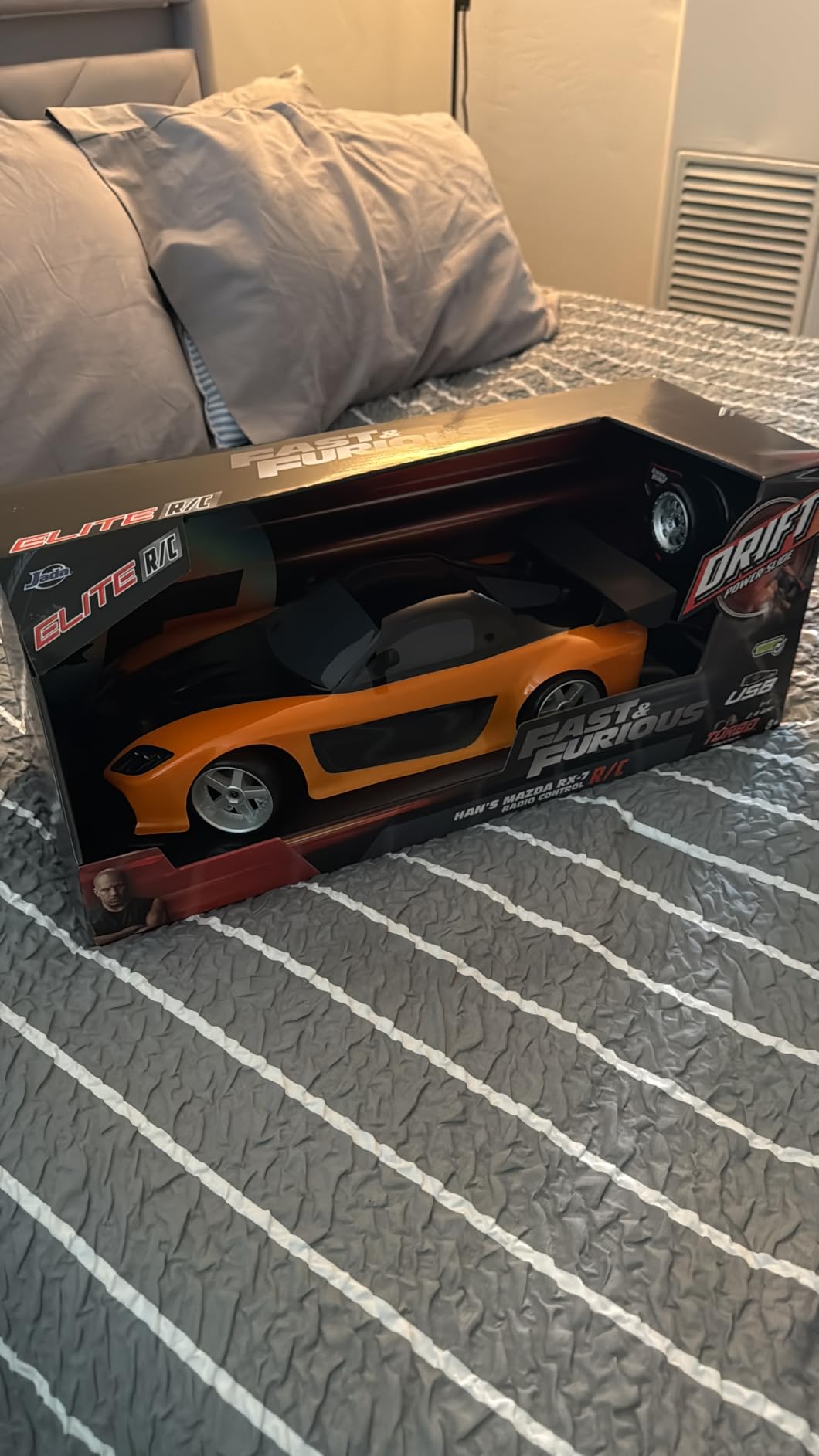 Jada Toys Fast & Furious Han’s Mazda RX-7 Drift RC Car, 1: 10 Scale 2.4Ghz Remote Control Orange & Black, Ready to Run, USB Charging (Standard) (99700) customer photo 1