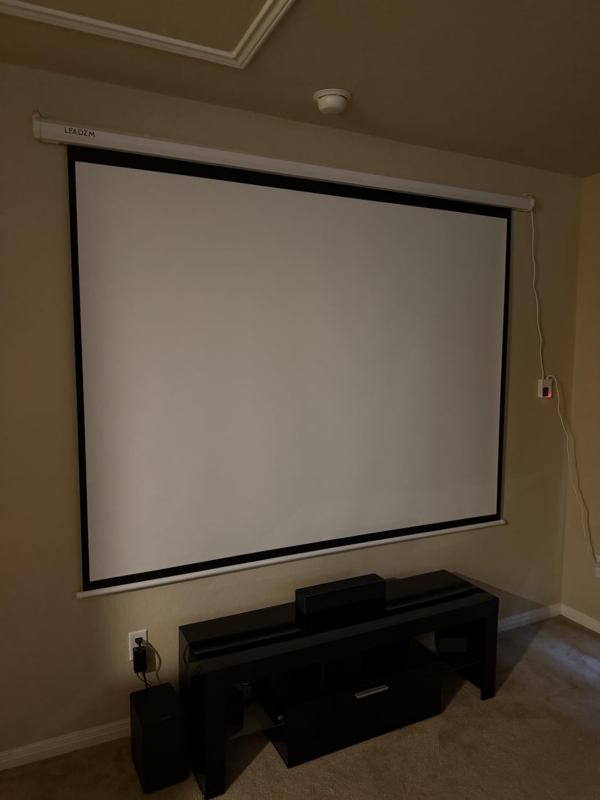 Motorized Projector Screen with Remote Control, No Wrinkles, Without Dents, HD Screen, for Home Theater Office Classroom TV Usage (92inch 16:9) customer photo 2