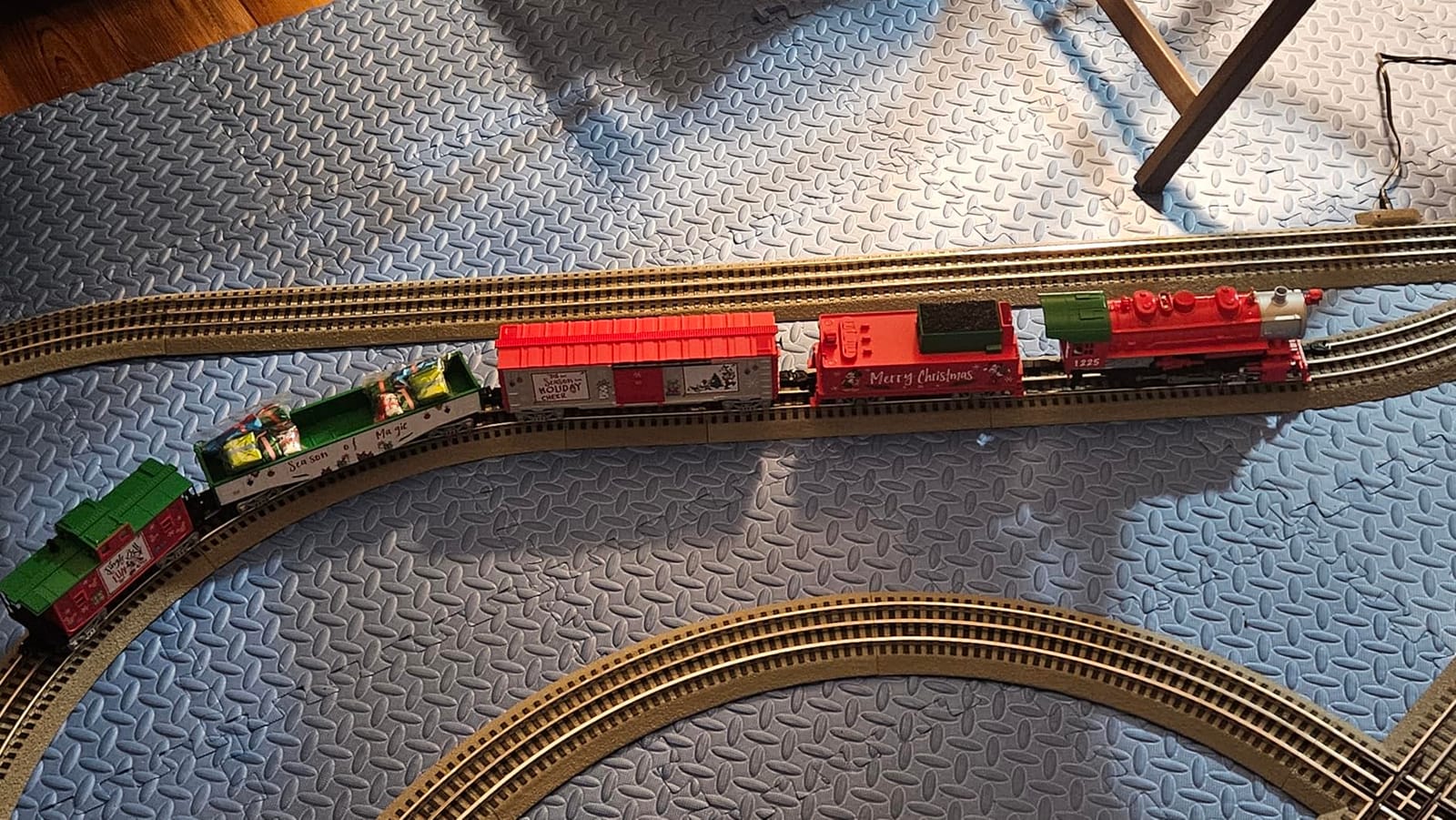 Lionel Disney Christmas Express O Gauge Model Train Set customer photo 1
