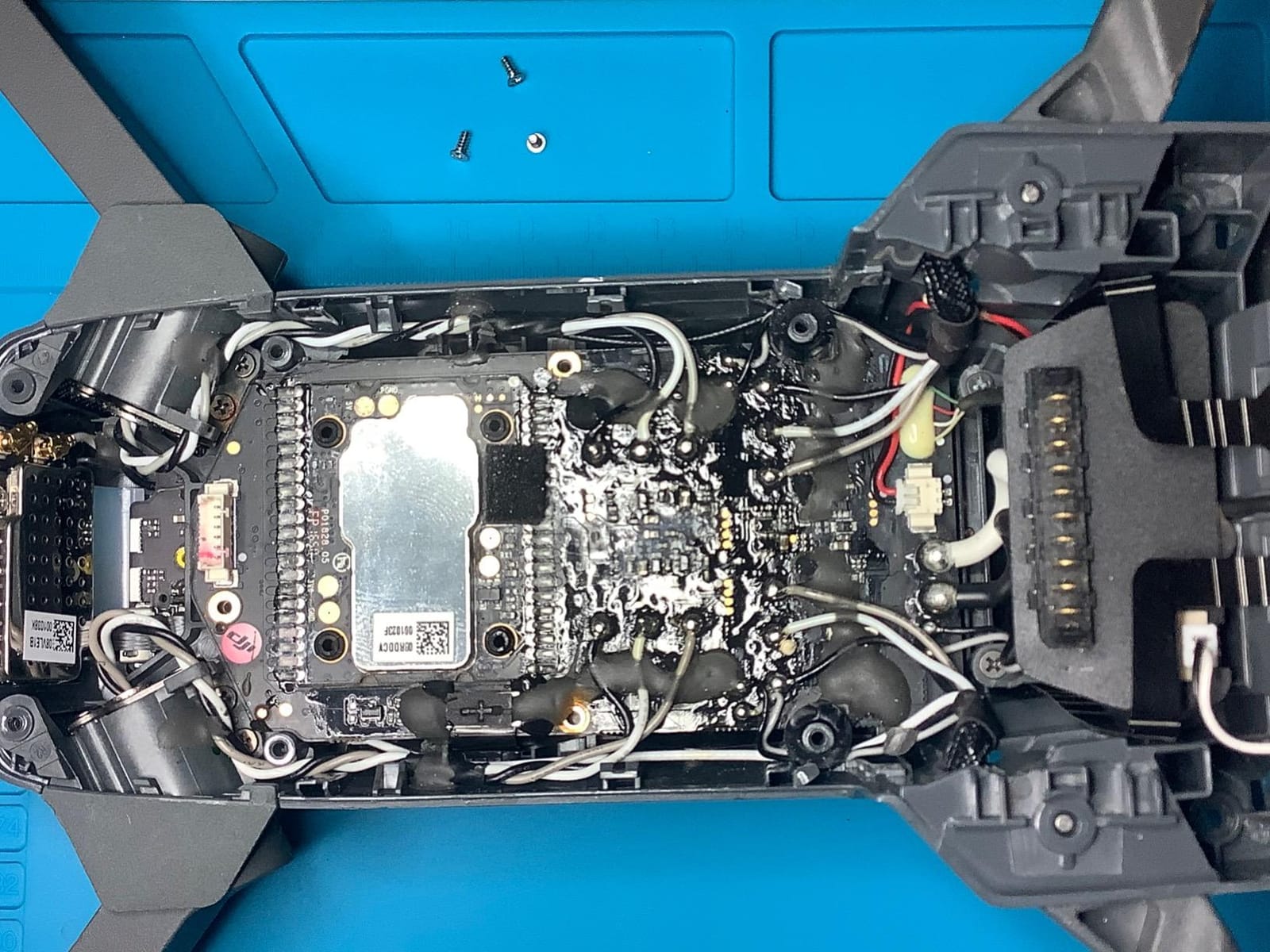 YIHUA 995D+ 2 in 1 Hot Air Rework and Soldering Iron Station with 3 Memories, Large LCD Screen Display, Cool/Hot Air Conversion, Sleep Mode, F /C customer photo 1