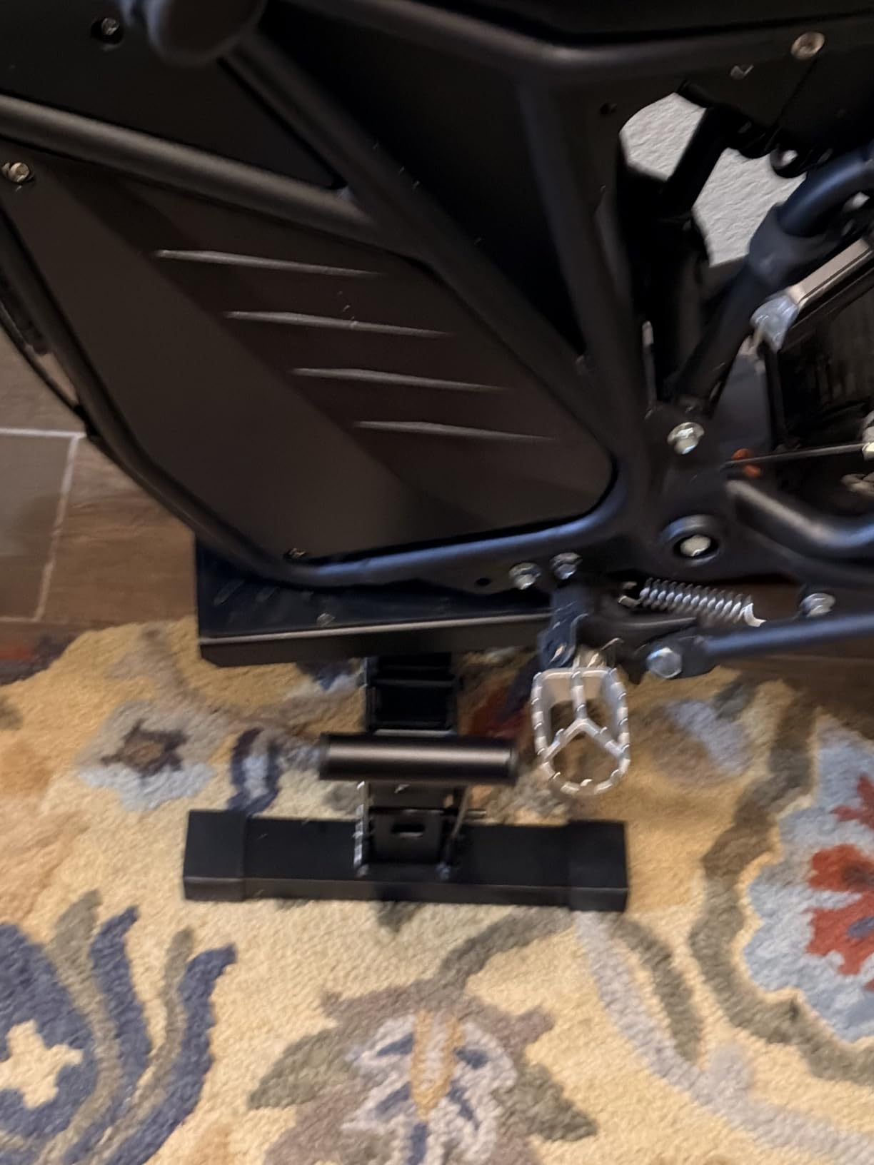 JFG RACING Adjustable Hydraulic Dirt Bike Stand Lift 1000 Lbs Capacity,Red customer photo 2