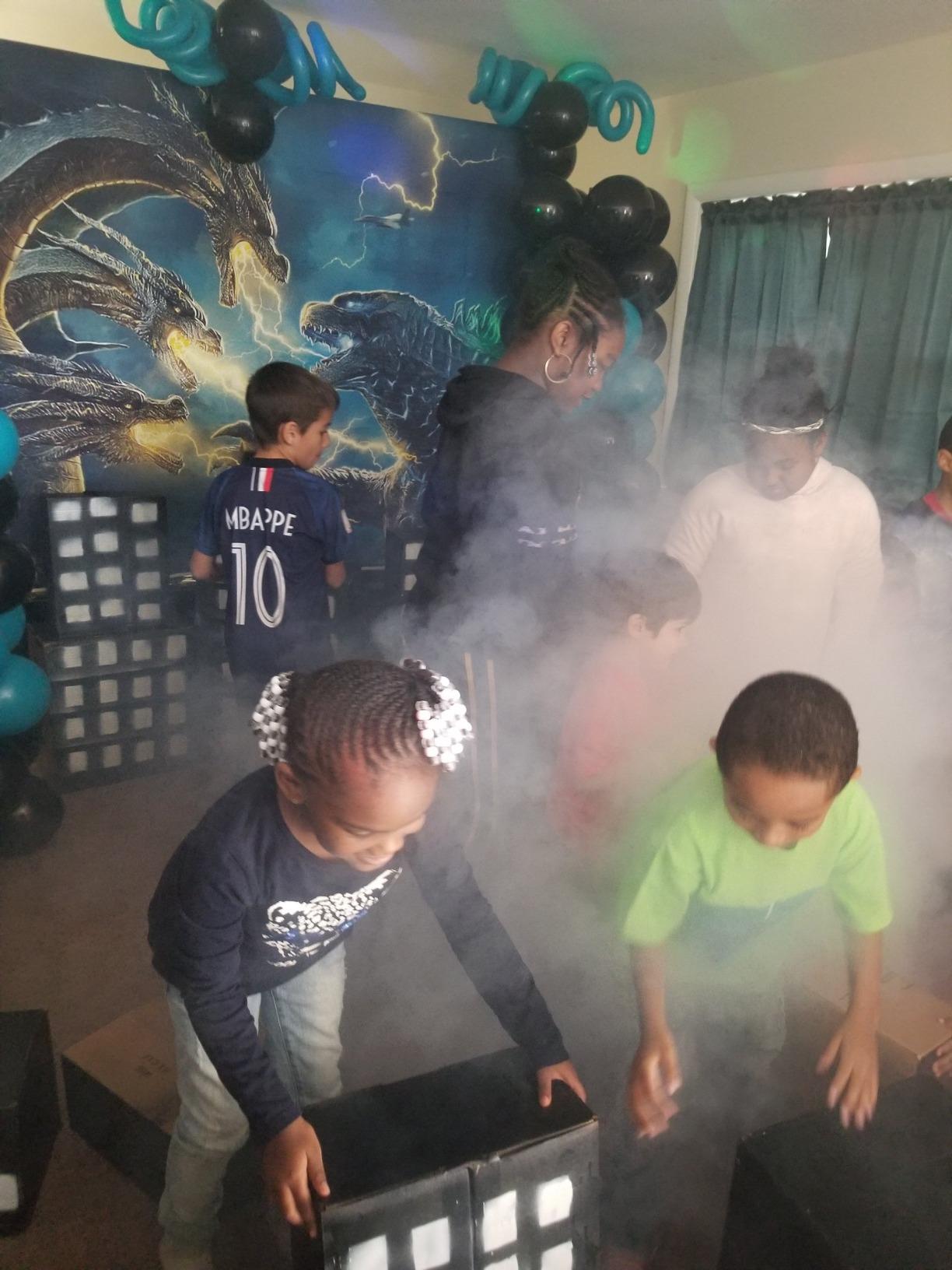 ATDAWN Fog Machine with Lights, Wireless Remote Control, Smoke Machine with 7 Colors Lights for Stage Party Effect, Halloween Wedding Special Event customer photo 1
