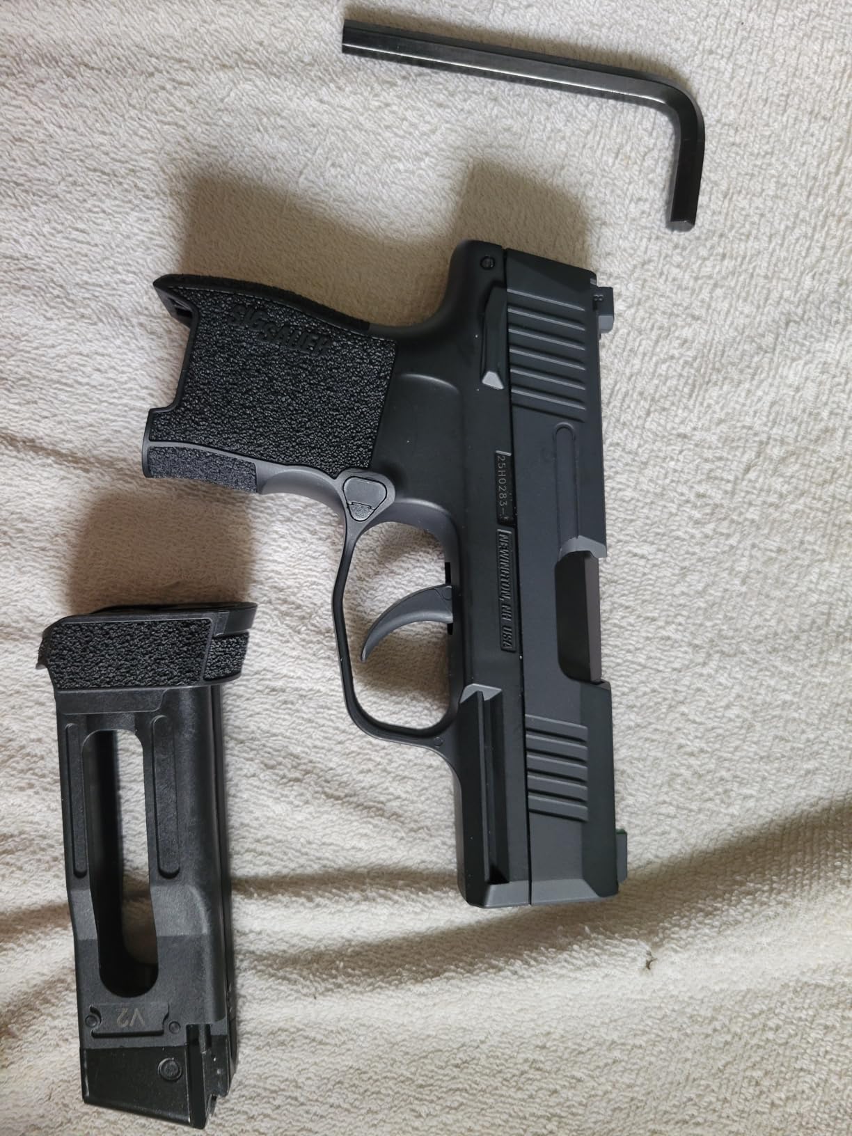 Sig Sauer P365 4.5mm Steel BB Cal. CO2-Powered Semi-Automatic Air Pistol customer photo 2