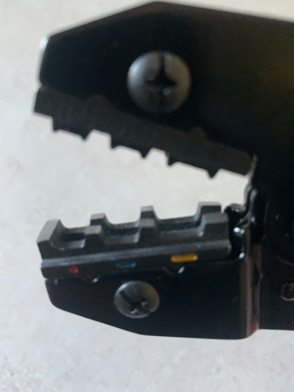 Klein Tools 3005CR Wire Crimper Tool, Ratcheting Insulated Terminal Crimper for 10 to 22 AWG Wire customer photo 1