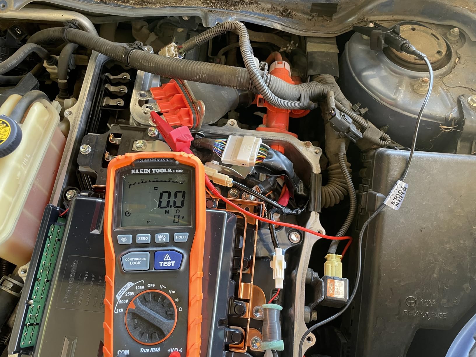 Klein Tools ET600 Multimeter, Megohmmeter Insulation Tester, 4000 Ohms Resistance, 125V/250V/500V/1000V, Auto-Ranging TRMS Multimeter customer photo 1
