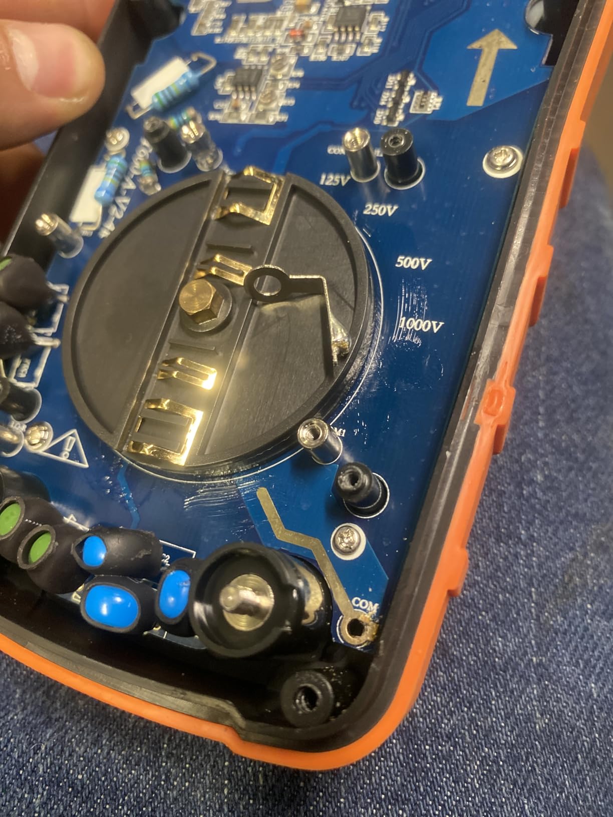 Klein Tools ET600 Multimeter, Megohmmeter Insulation Tester, 4000 Ohms Resistance, 125V/250V/500V/1000V, Auto-Ranging TRMS Multimeter customer photo 2