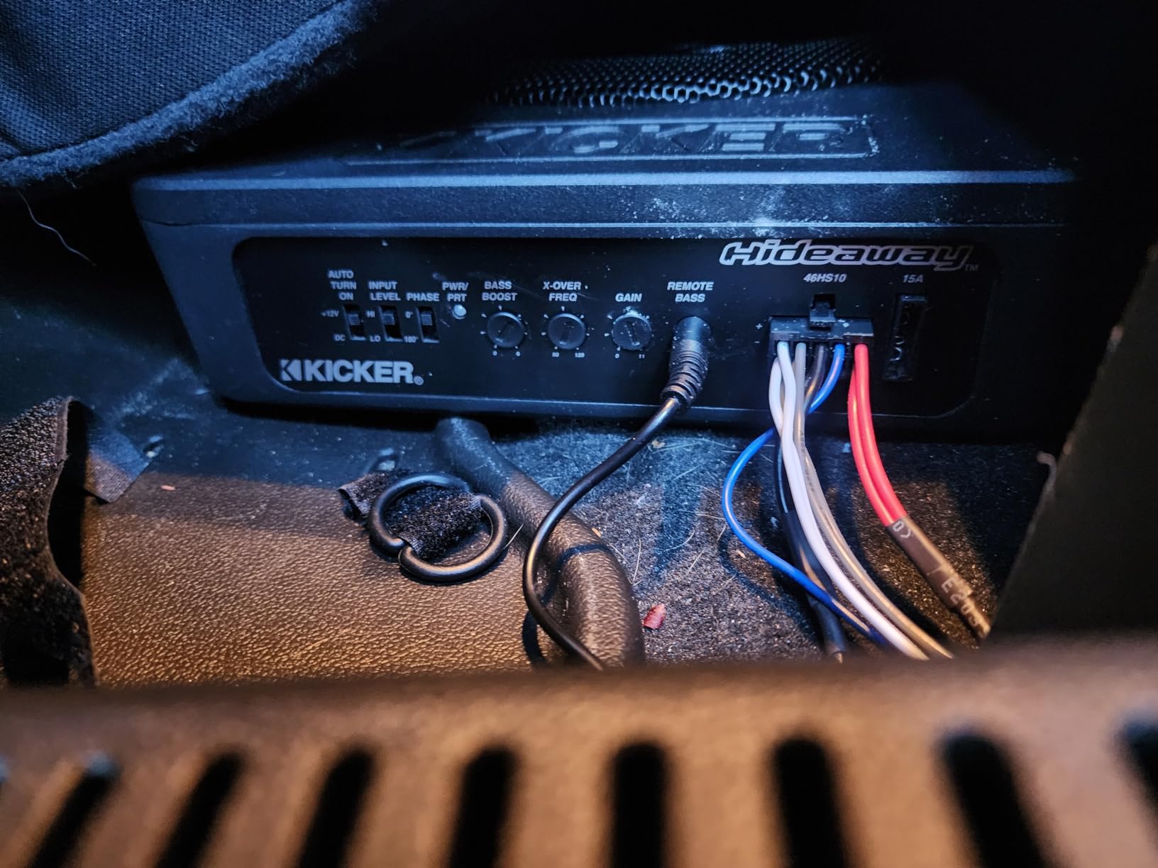 KICKER 46HS10 Hideaway Compact Powered Subwoofer, 10-Inch customer photo 2