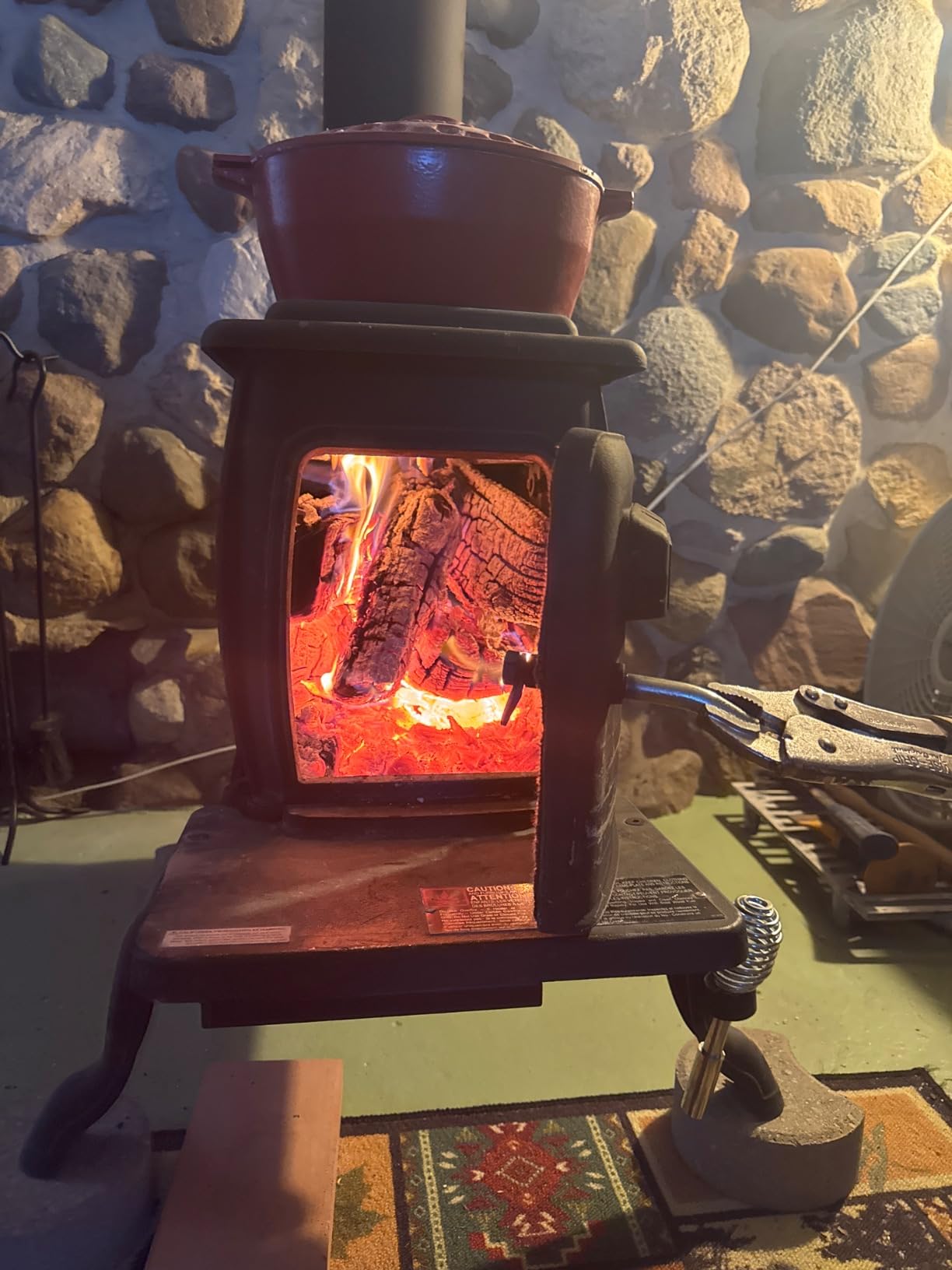 US Stove Company Cast Iron Wood Stove with Cool Touch Safety Handle, Heats up to 54,000 BTUs customer photo 1
