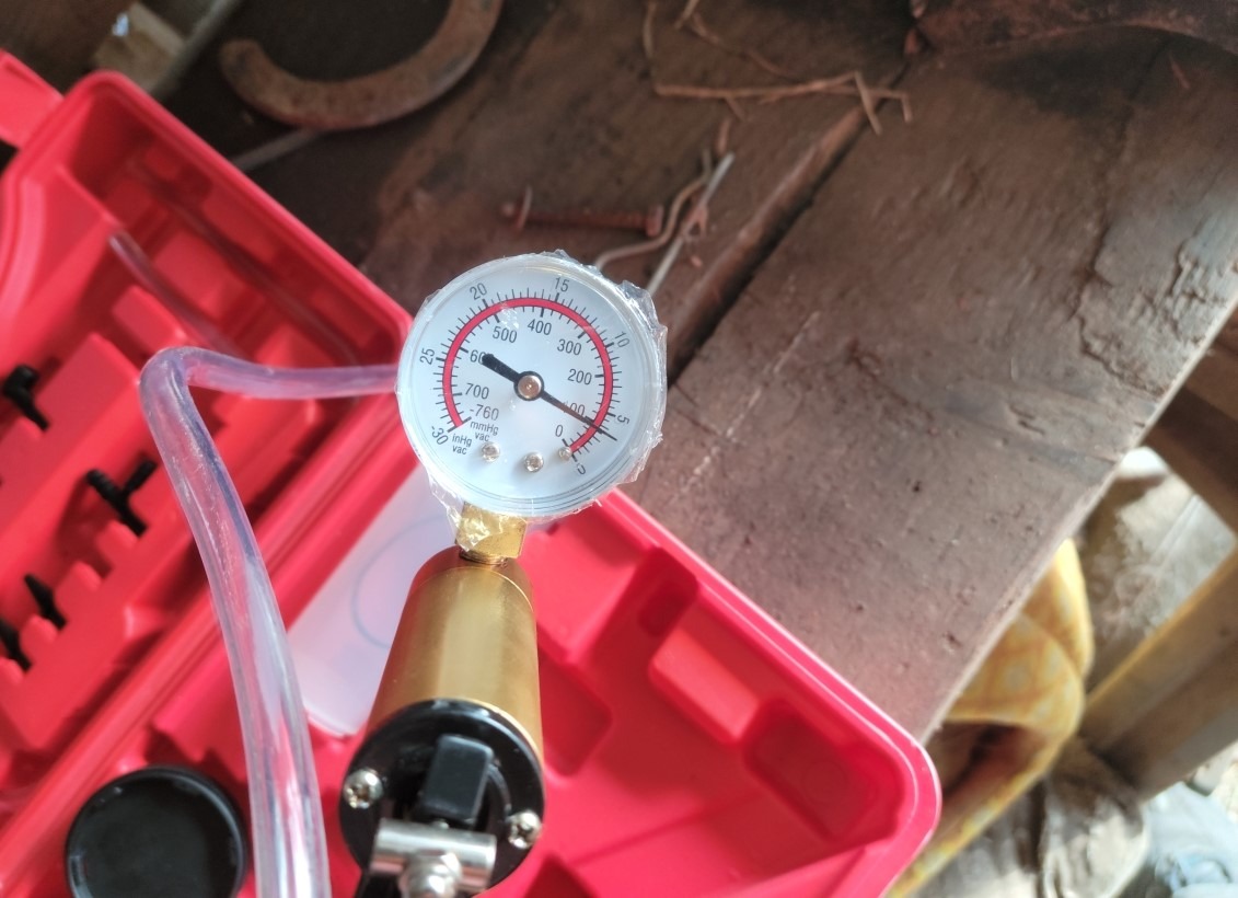 2 in 1 Brake Bleeder Kit Hand held Vacuum Pump Test Set,for Automotive with Sponge Protected Case,Adapters,One-Man Brake and Clutch Bleeding System,Vacuum Gauge and Brake Bleeder Kit (Red Case) customer photo 2