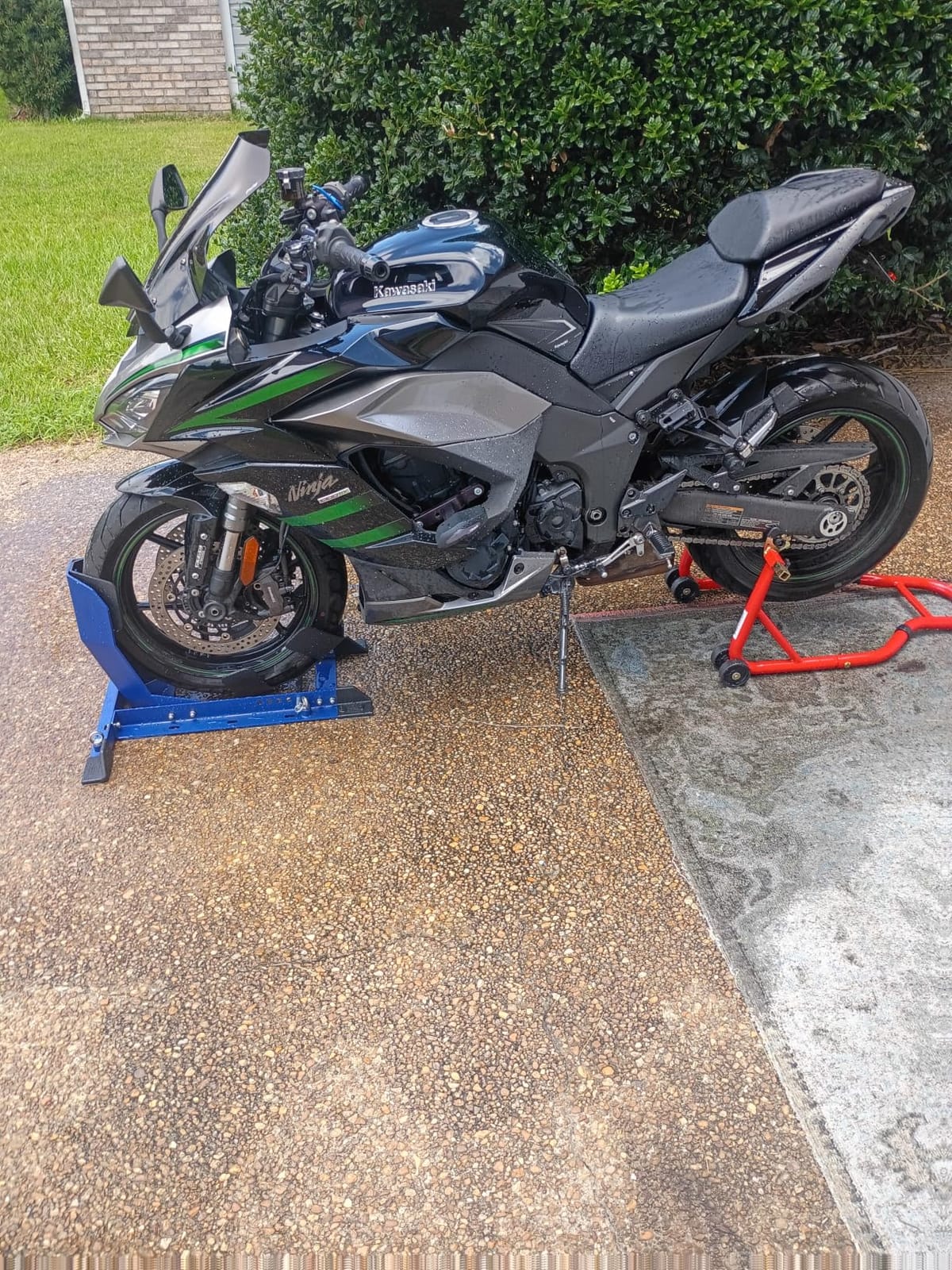 SPECSTAR Motorcycle Stand 441 Lbs Capacity, Black customer photo 2