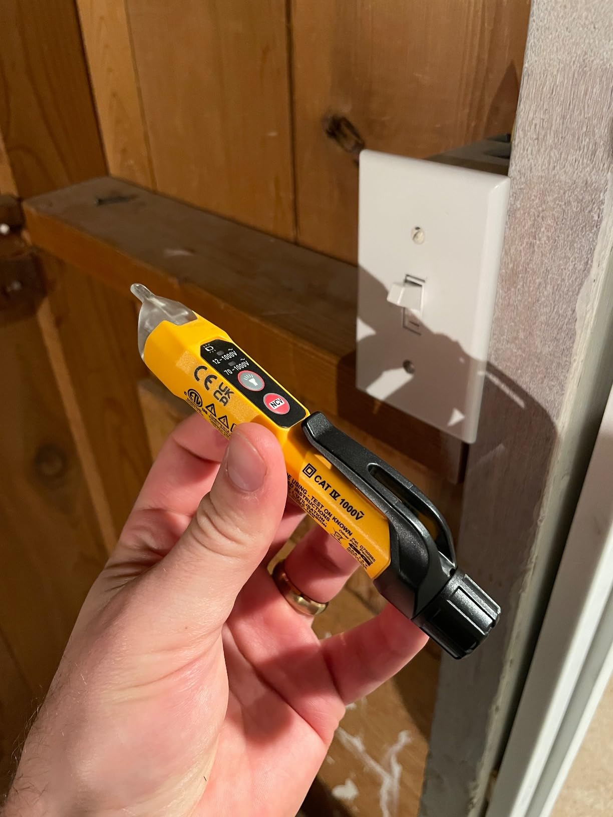 Klein Tools NCVT3P Dual Range Non Contact Voltage Tester, 12 - 1000V AC Pen, Flashlight, Audible and Flashing LED Alarms, Pocket Clip customer photo 2