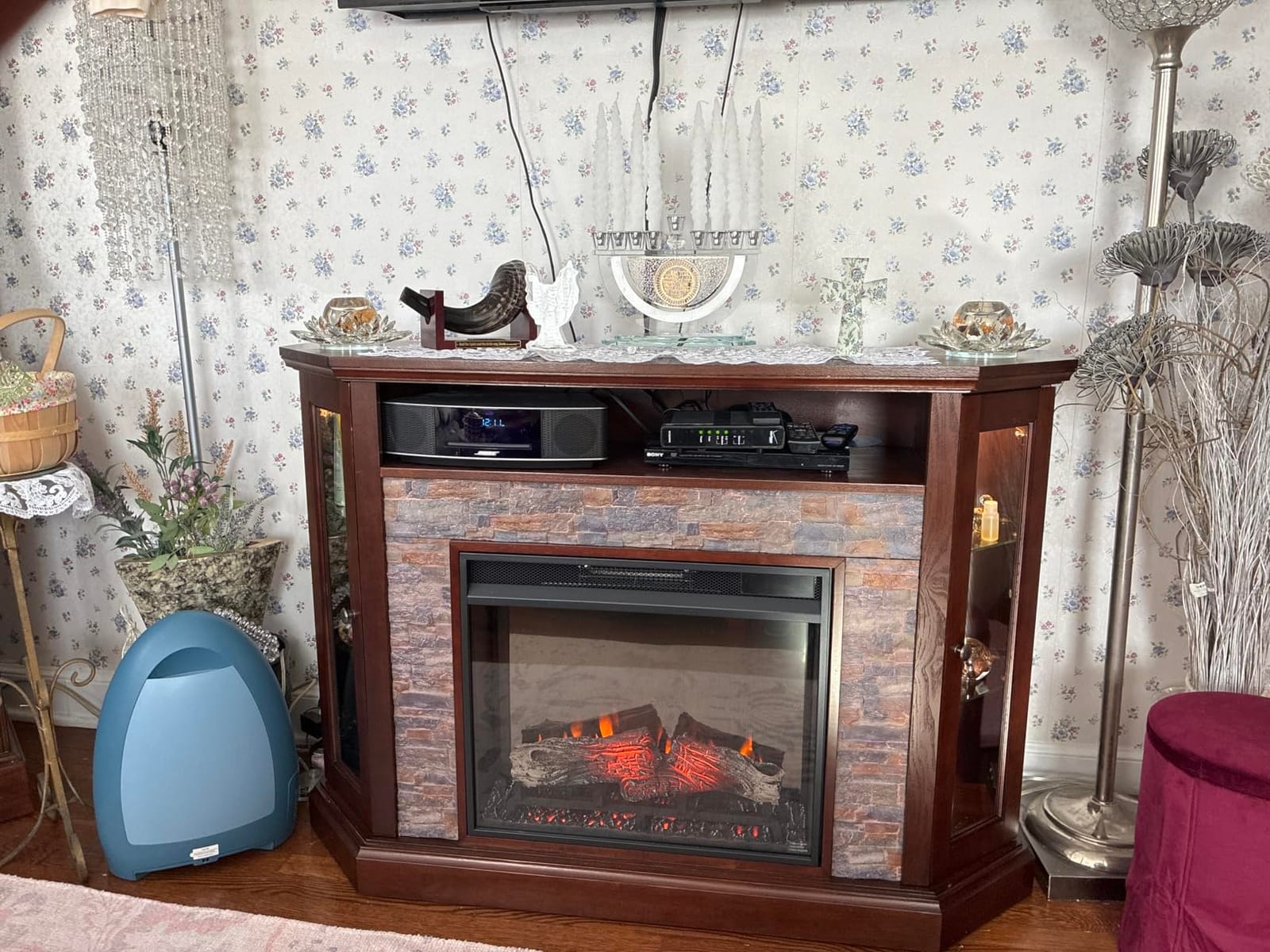 SEI Furniture - Redden Corner-Convertible Electric Fireplace with Touch Screen - Espresso - Transitional Design, Brown Glass and Wood - Ideal for Living Room, Bedroom (FR9392) customer photo 1