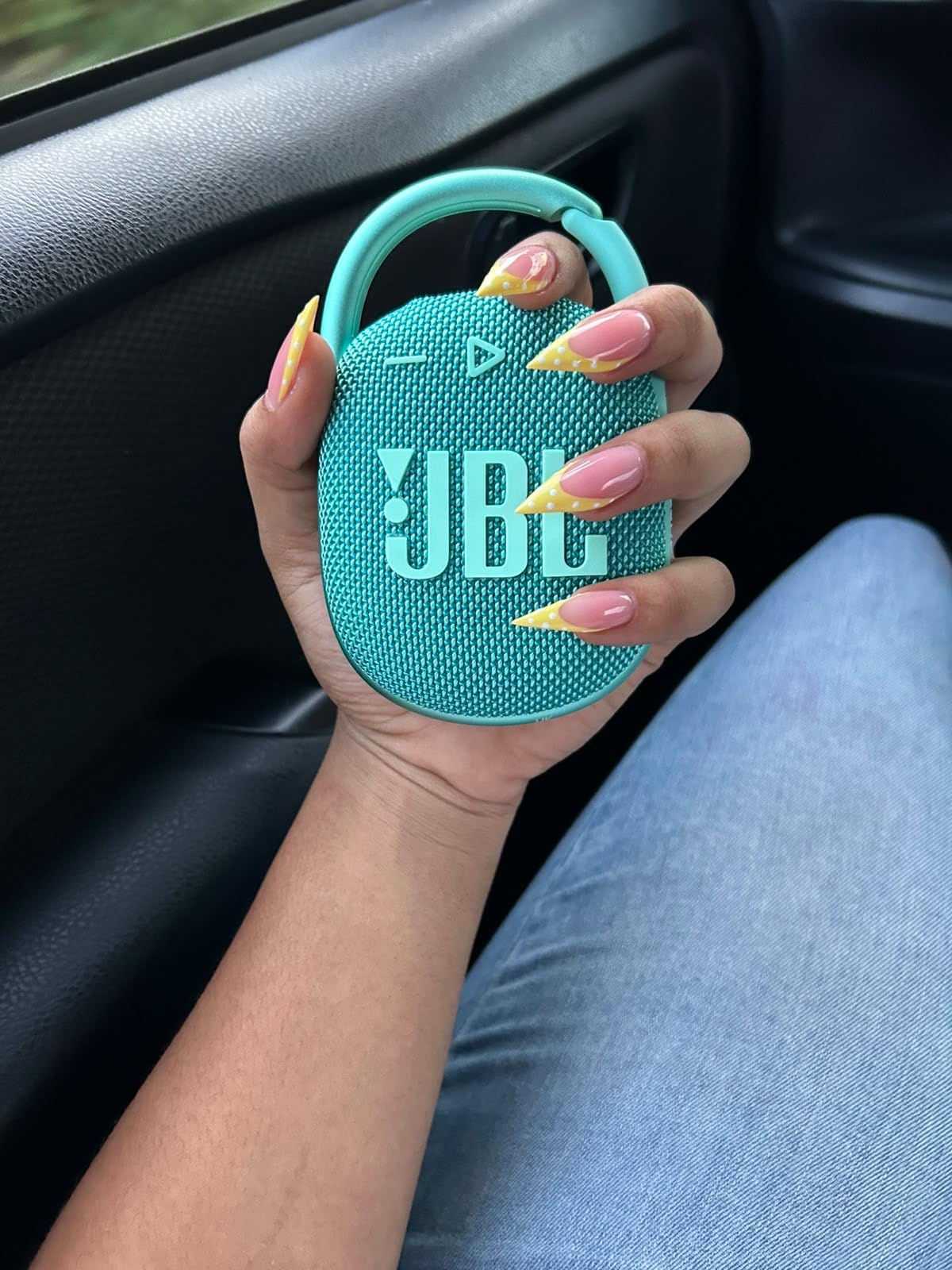 JBL Clip 4 - Portable Mini Bluetooth Speaker, big audio and punchy bass, integrated carabiner, IP67 waterproof and dustproof, 10 hours of playtime, speaker for home, outdoor and travel (Black) customer photo 2