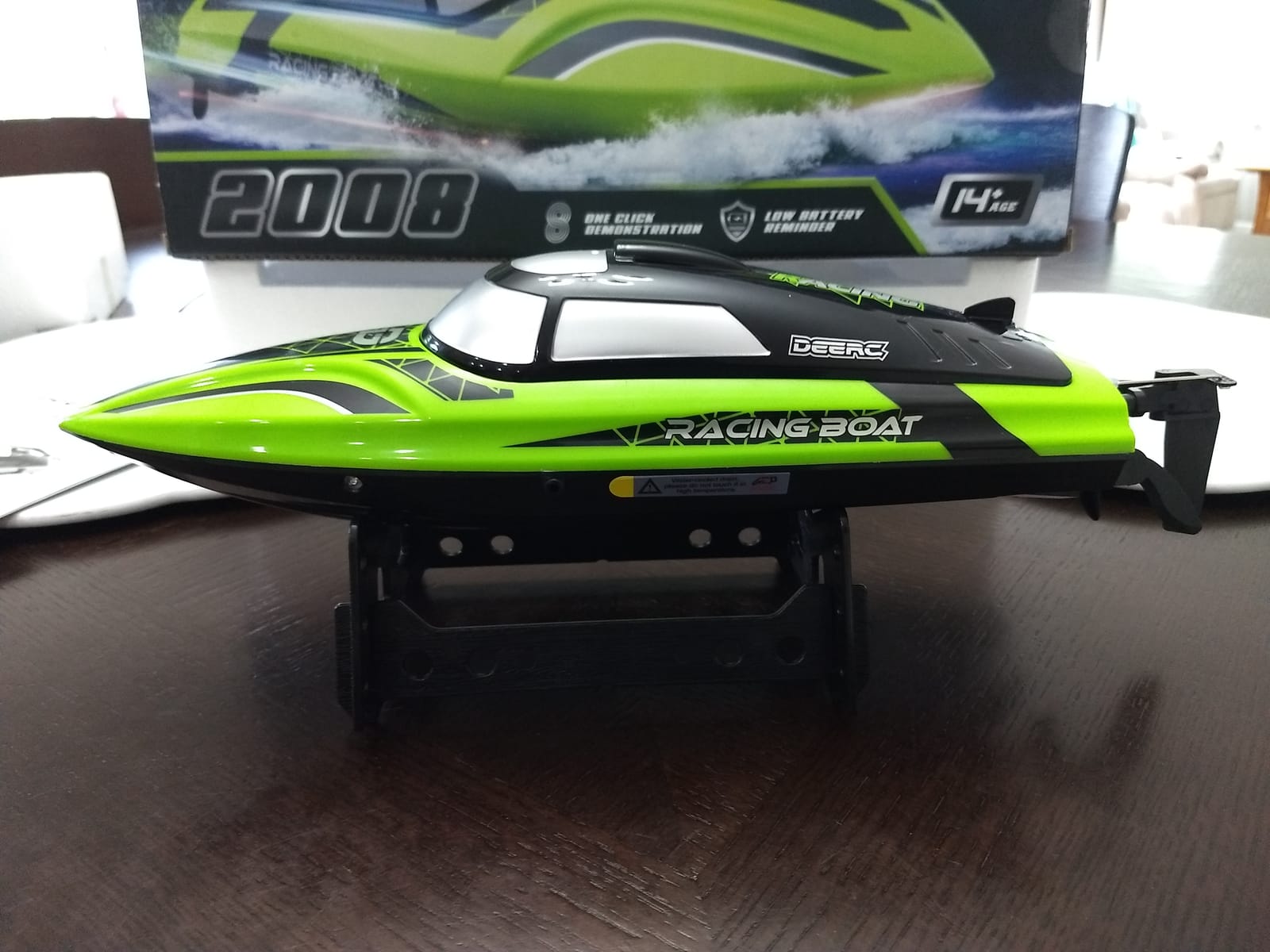 DEERC 14-Inch High Speed RC Boat, 20+ MPH, Auto Self-Righting, 2 Batteries customer photo 1